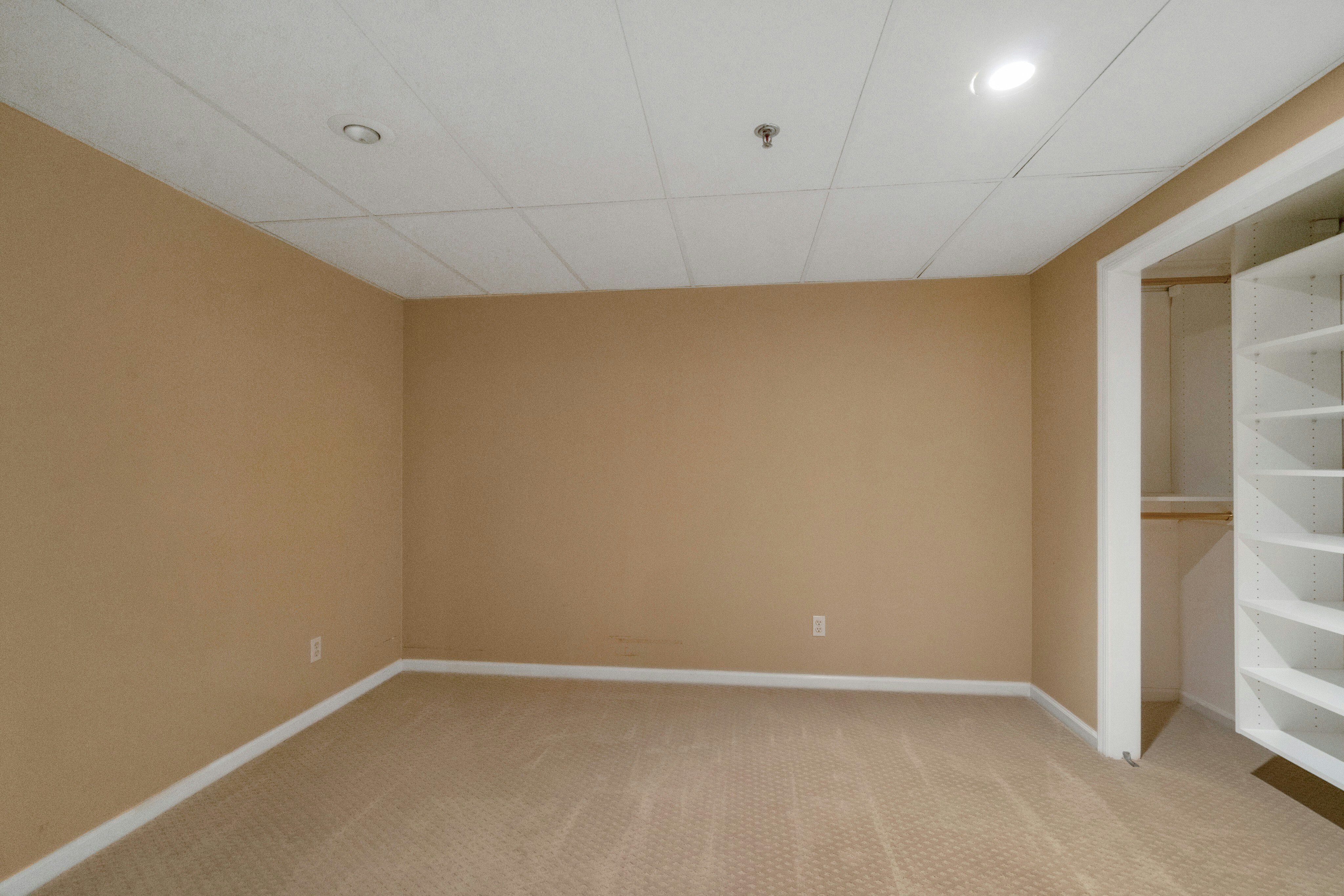 1135 Hyde Park Court 