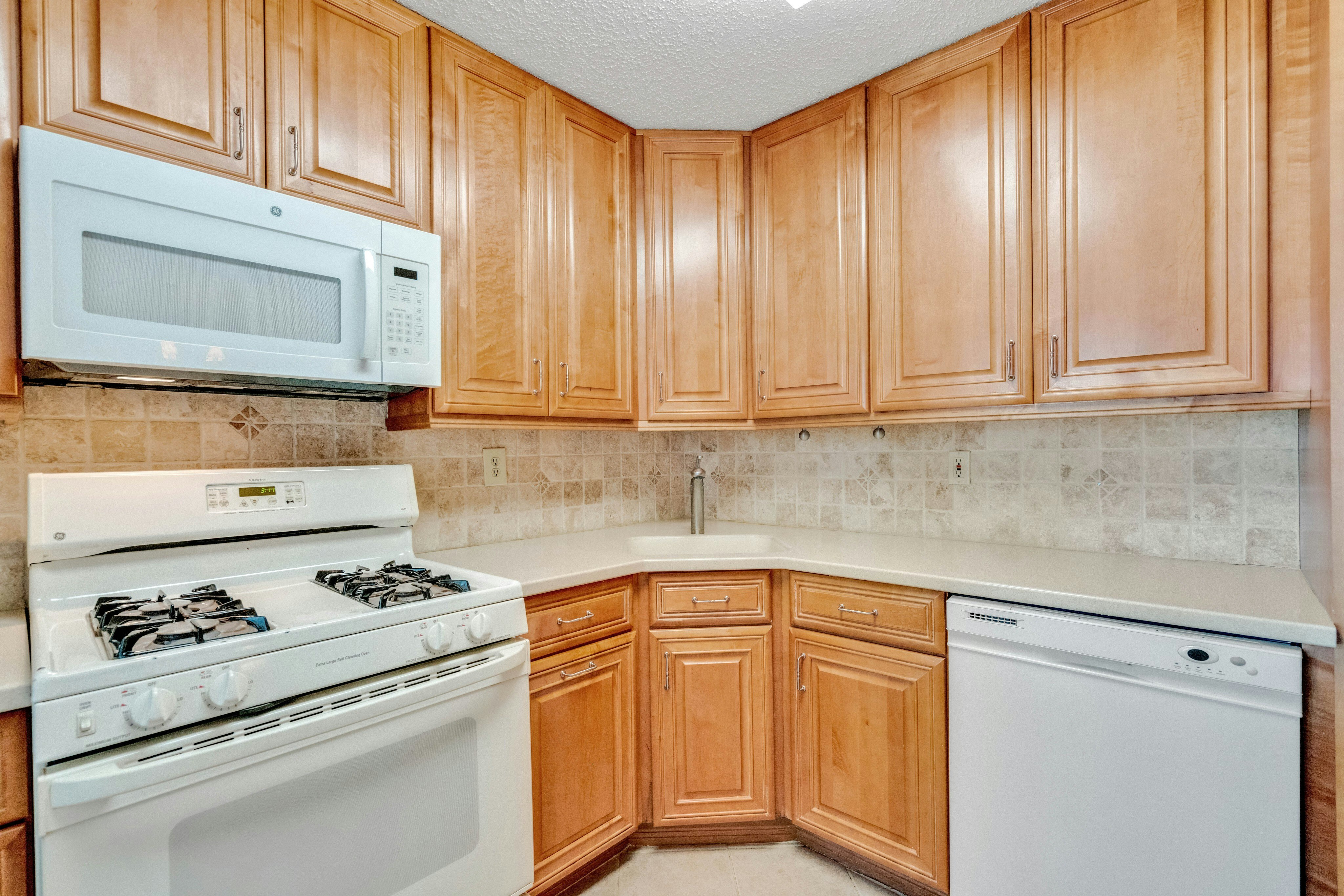 1135 Hyde Park Court 