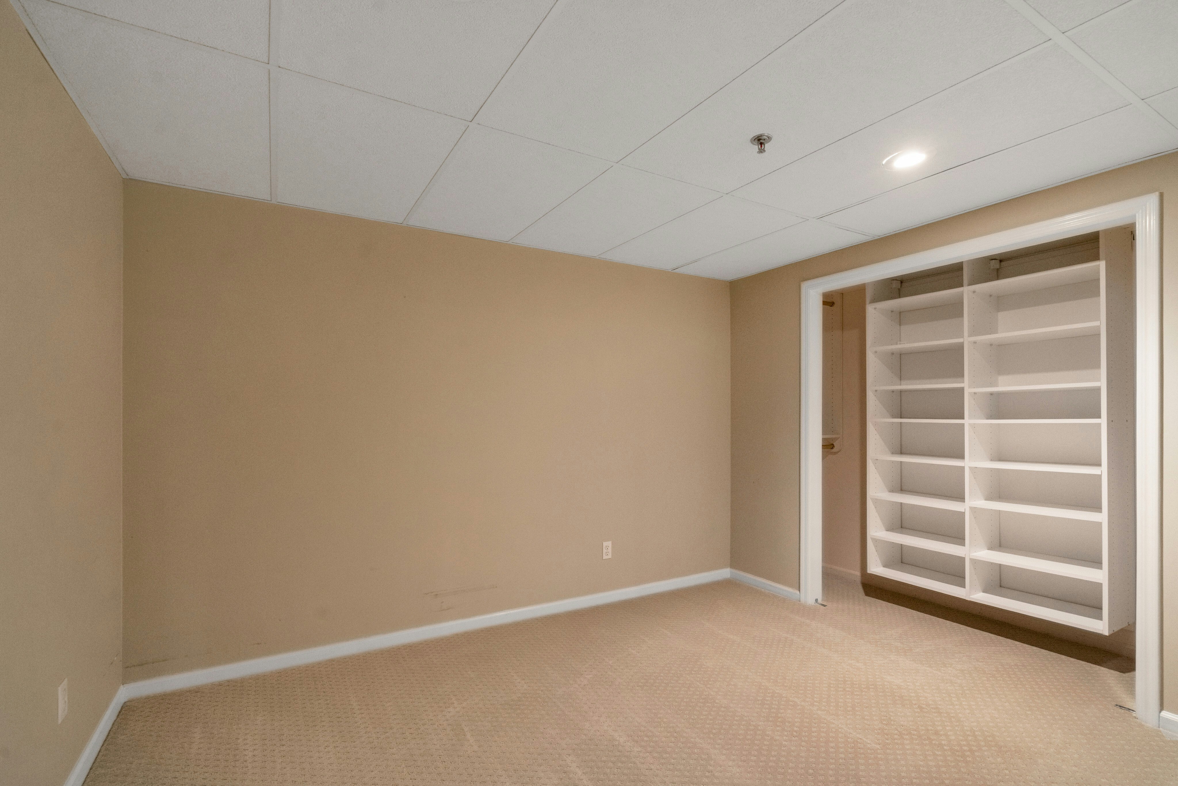 1135 Hyde Park Court 