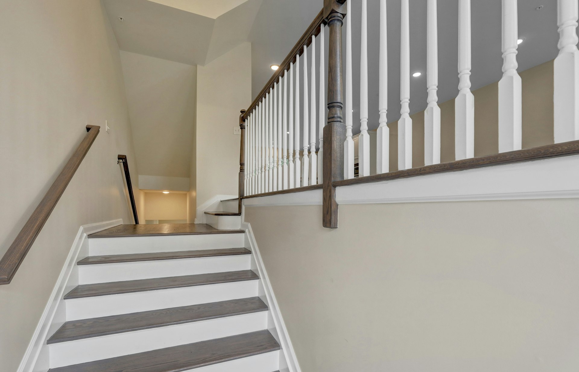 704 Cottonwood Unit# 704