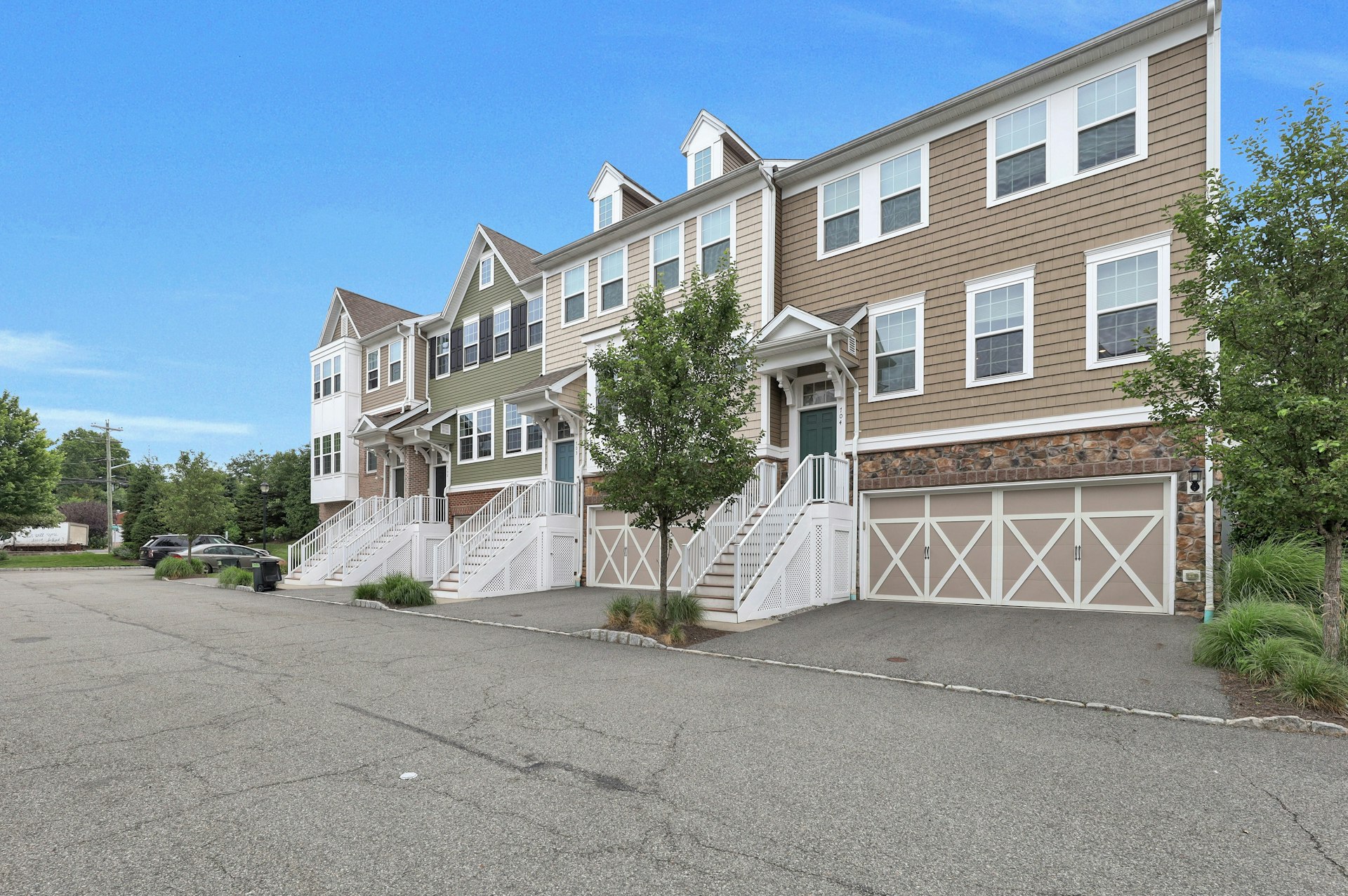 704 Cottonwood Unit# 704