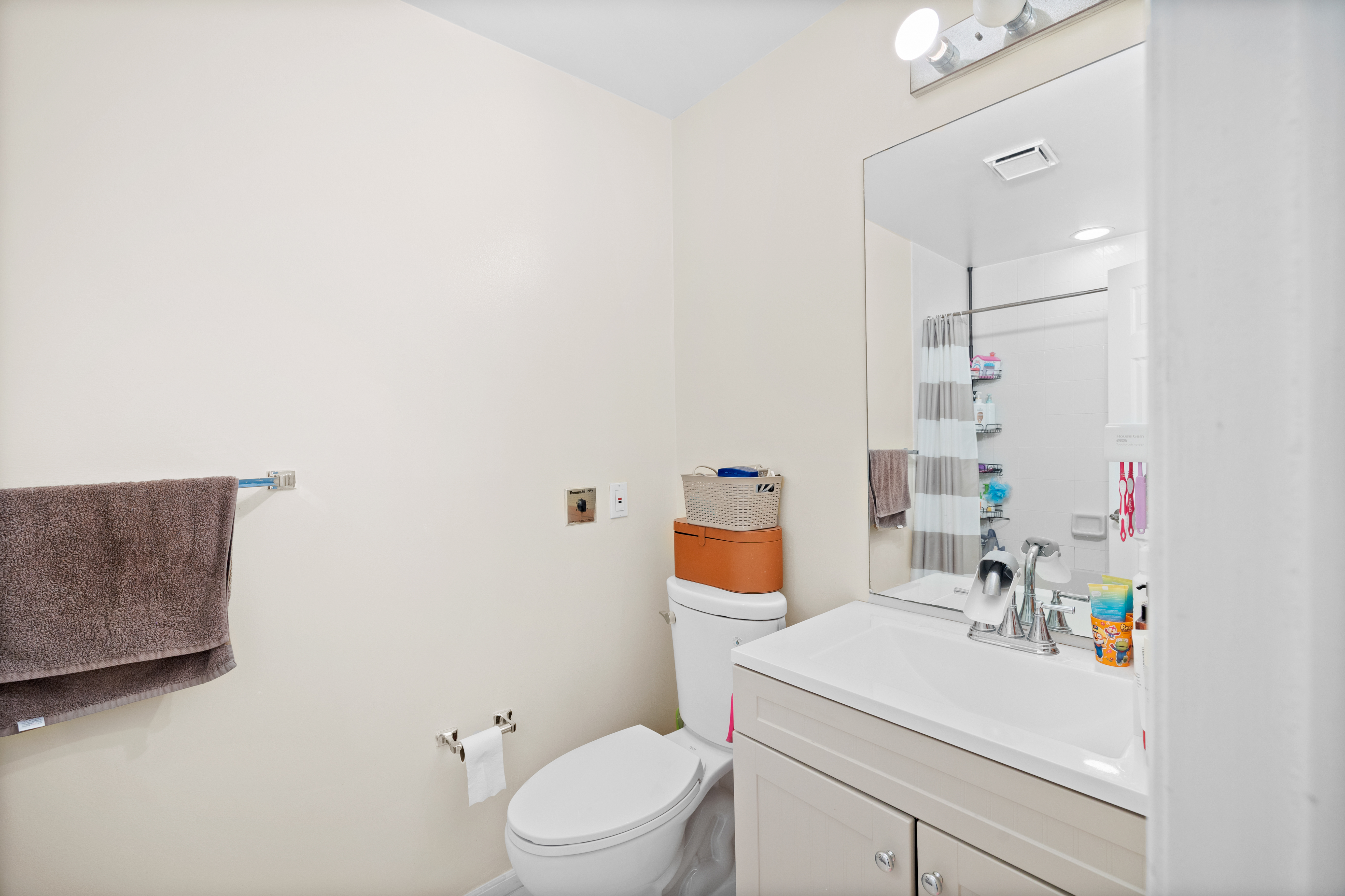 519 Windsor Drive Unit #204