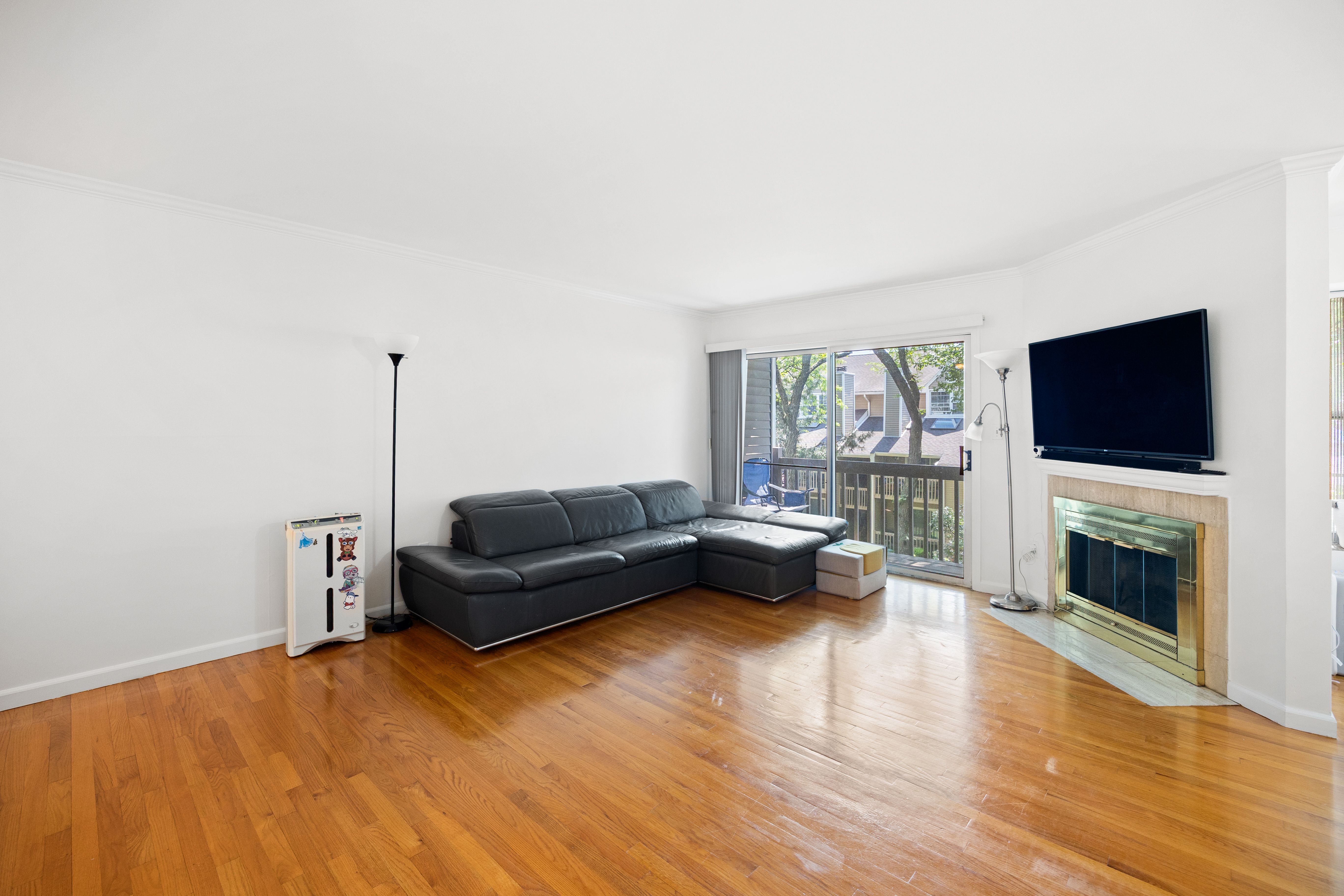 519 Windsor Drive Unit #204