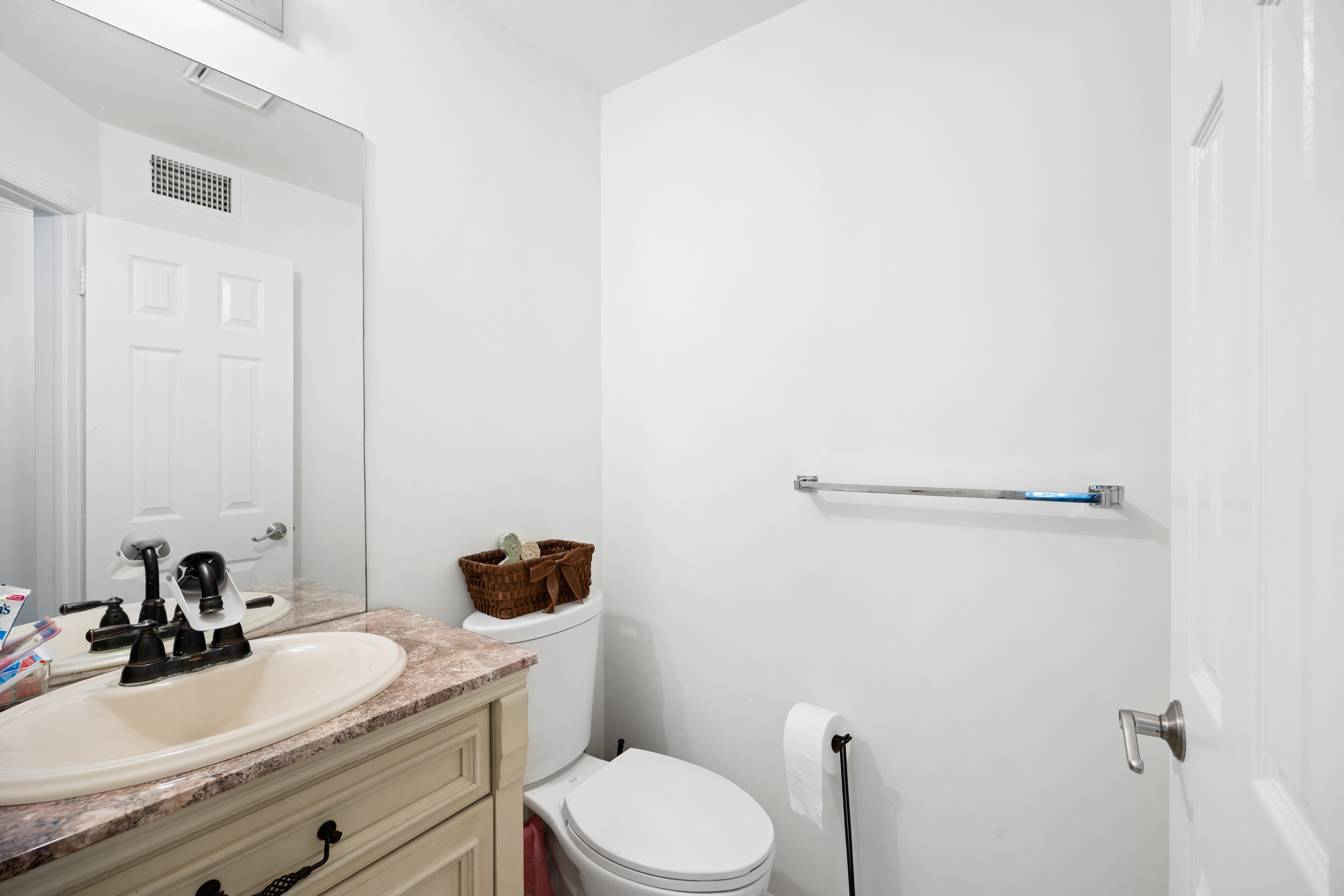 519 Windsor Drive Unit #204