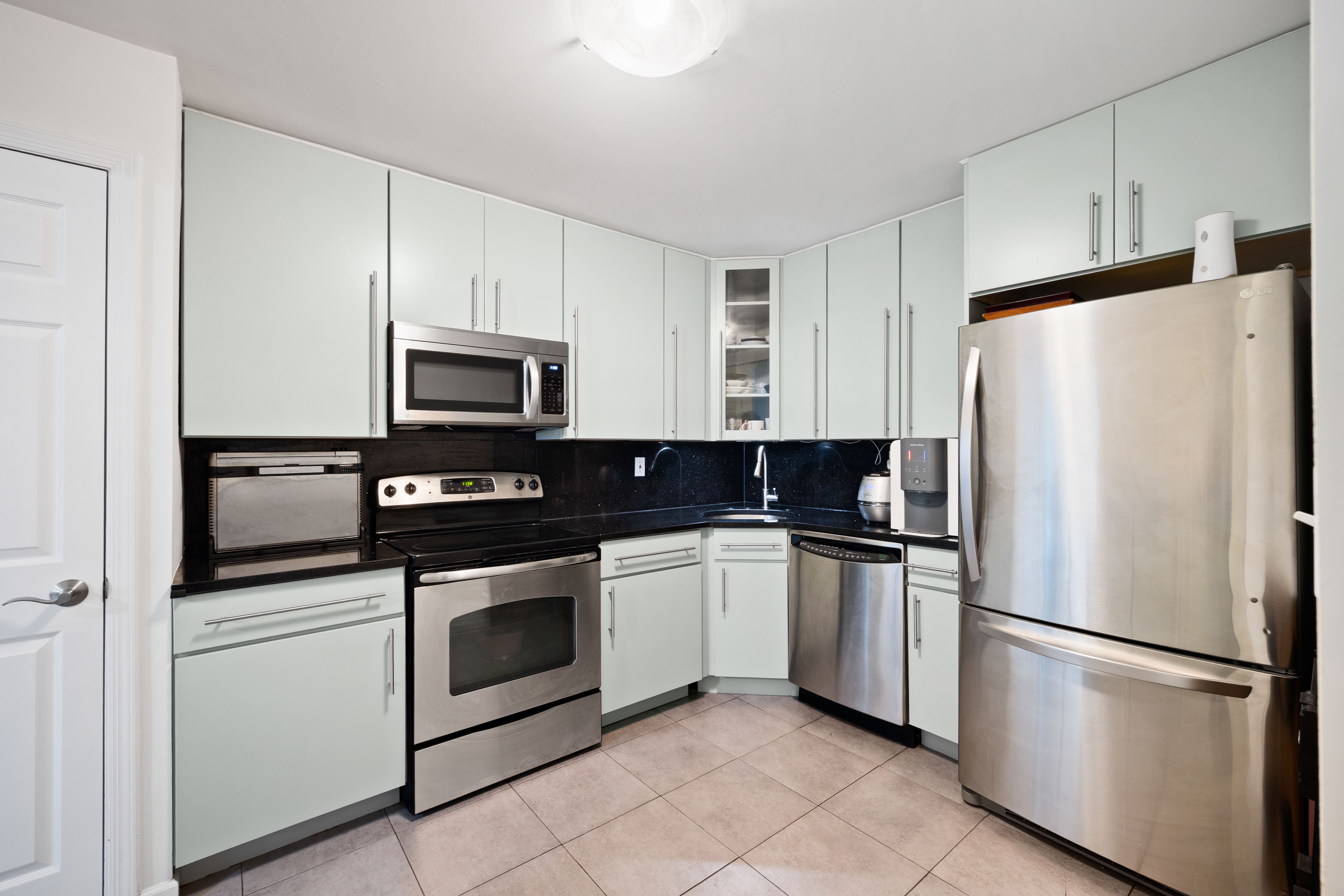 519 Windsor Drive Unit #204
