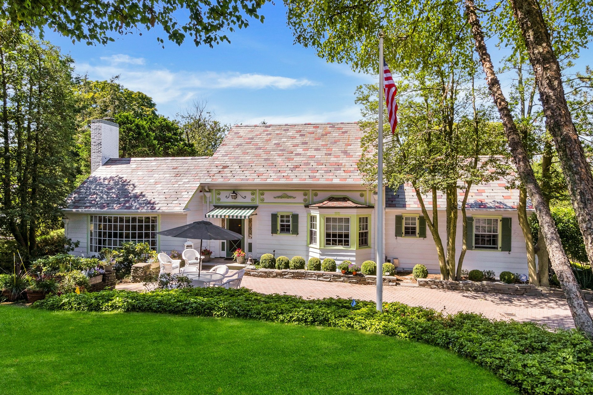 48 S Woodland Street