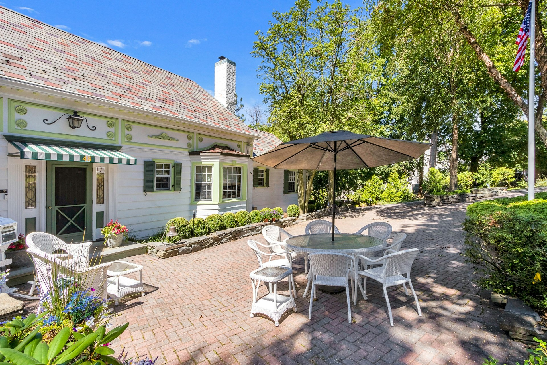 48 S Woodland Street