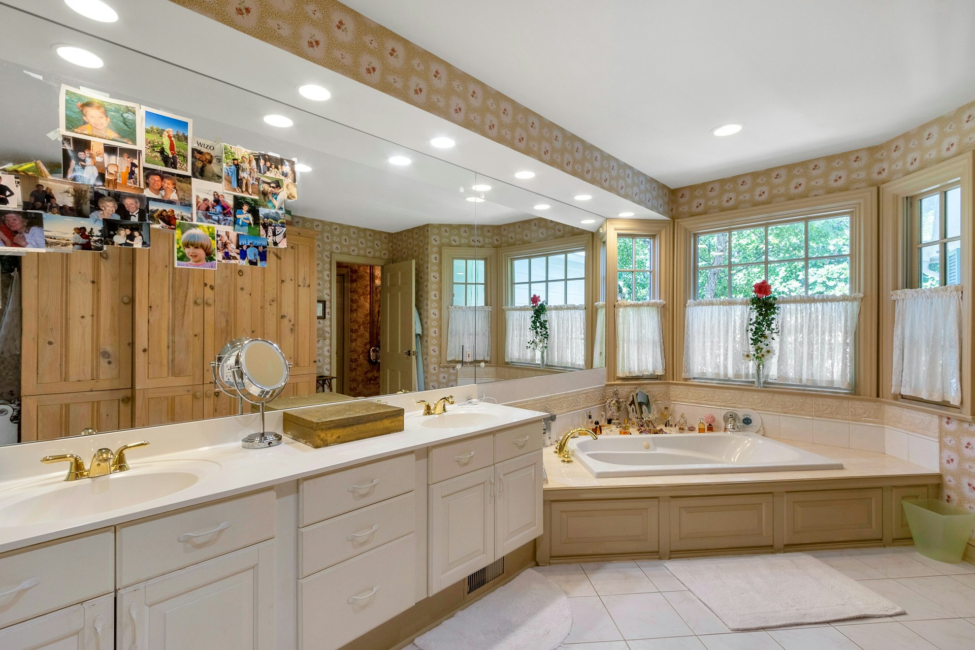 48 S Woodland Street