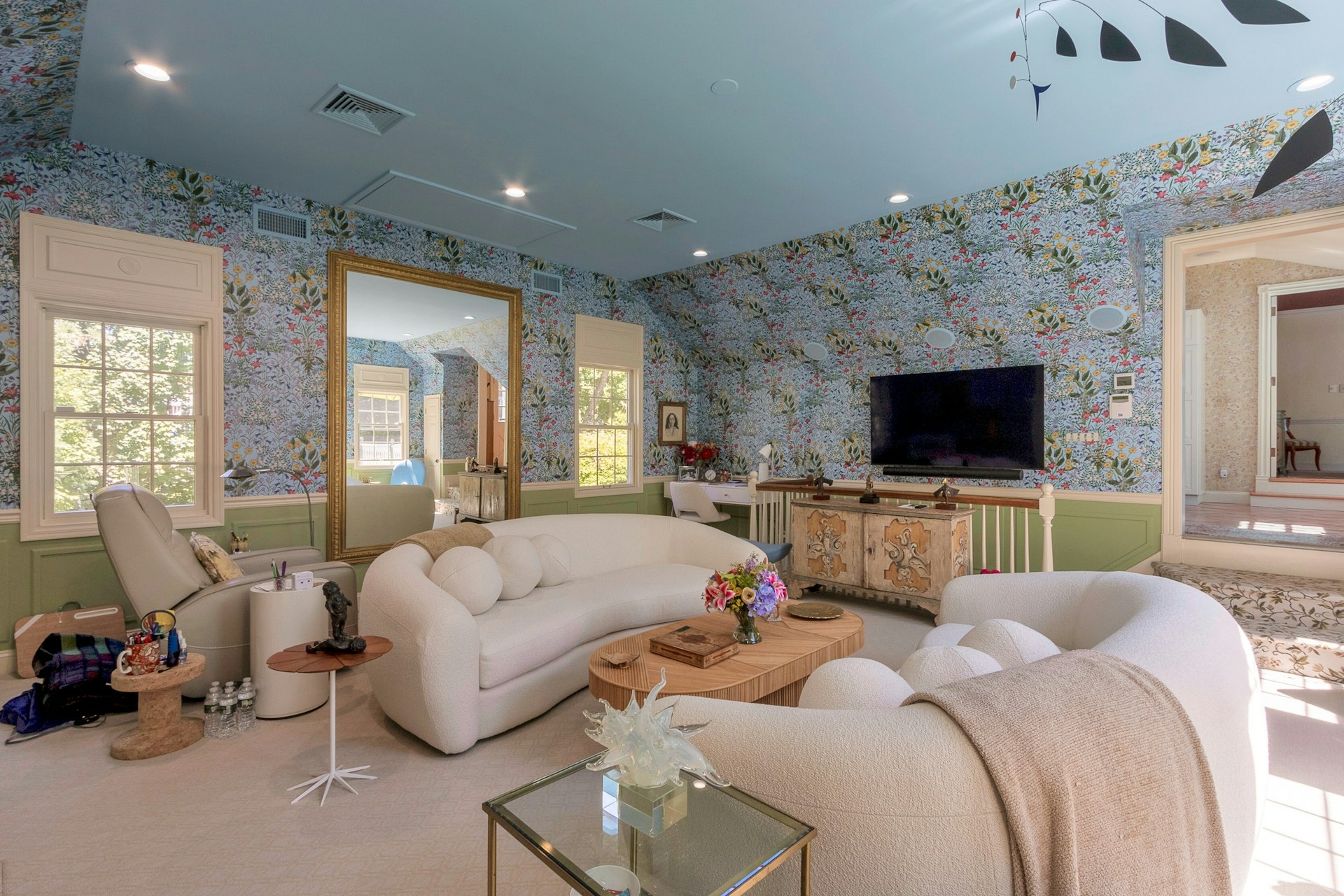 48 S Woodland Street