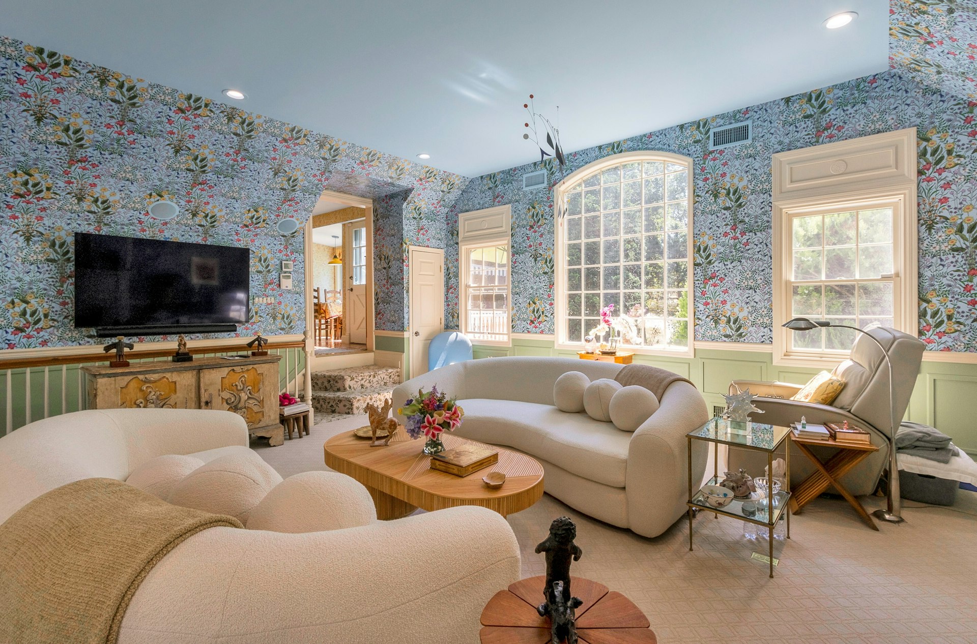 48 S Woodland Street