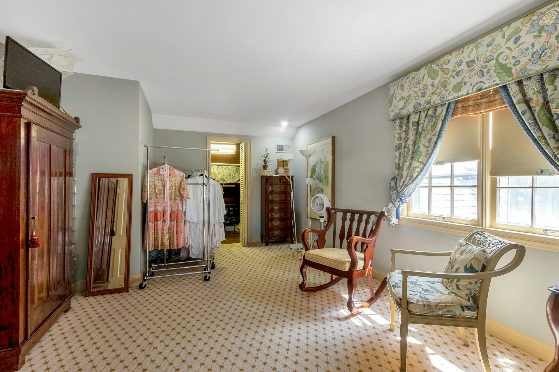 48 S Woodland Street