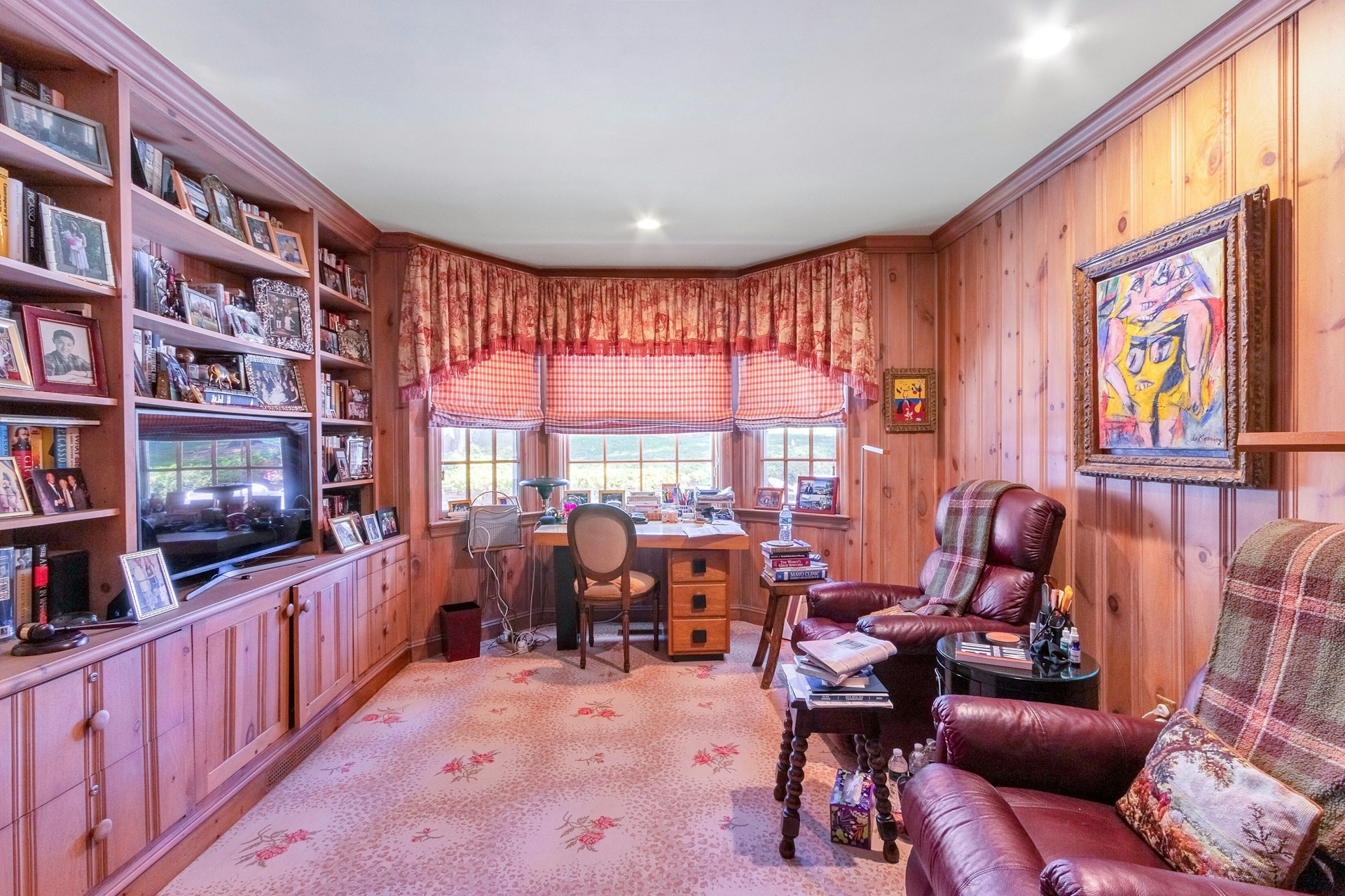 48 S Woodland Street