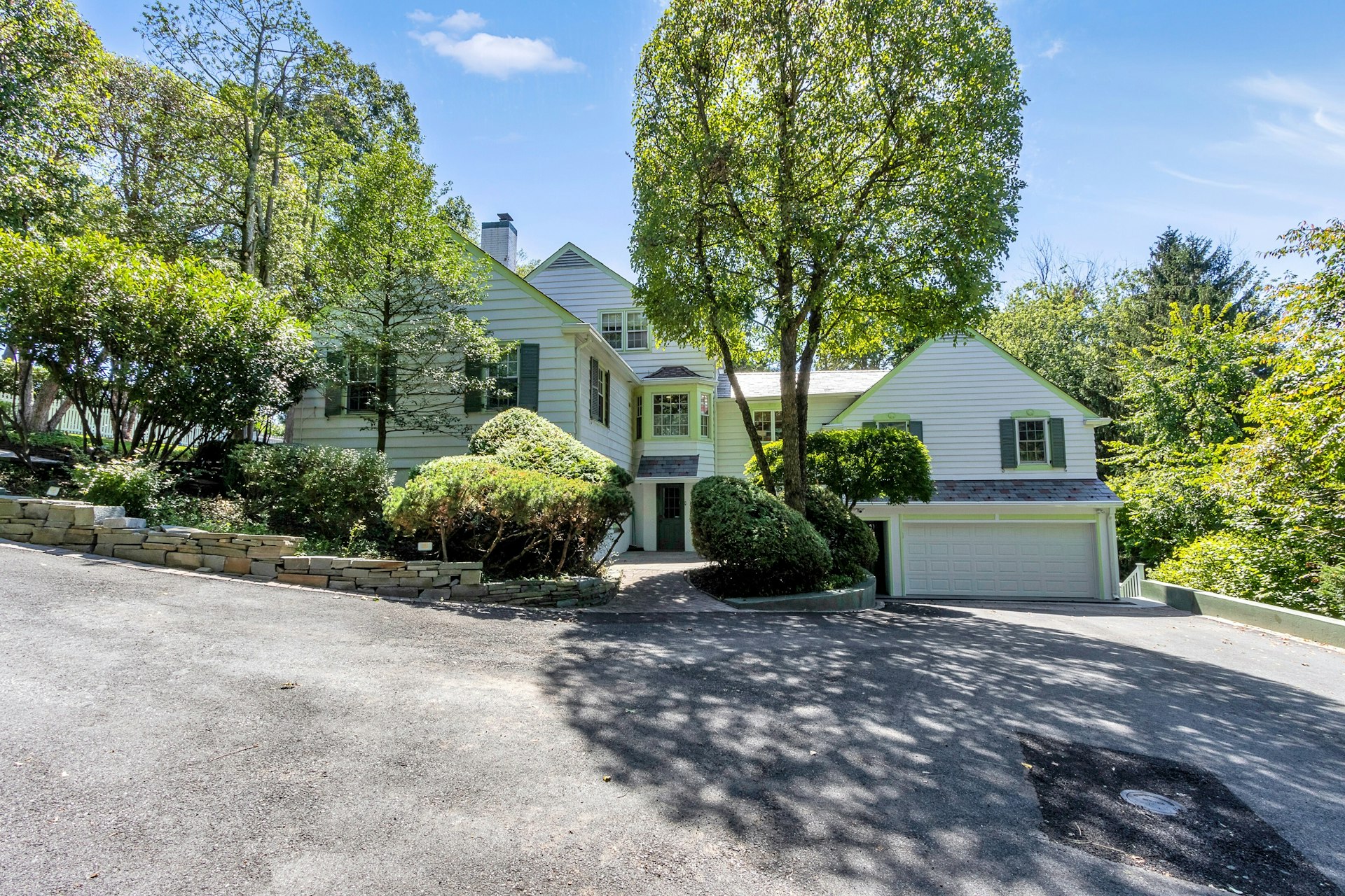 48 S Woodland Street