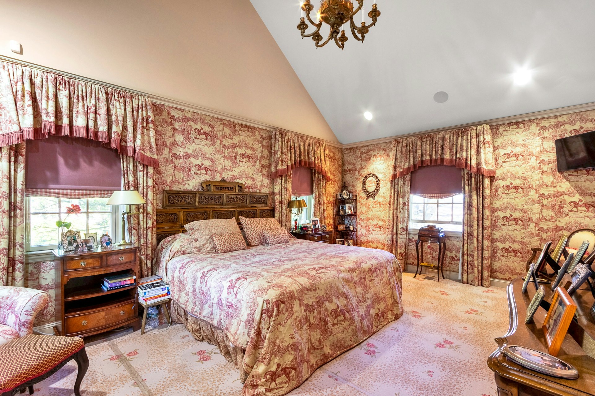 48 S Woodland Street