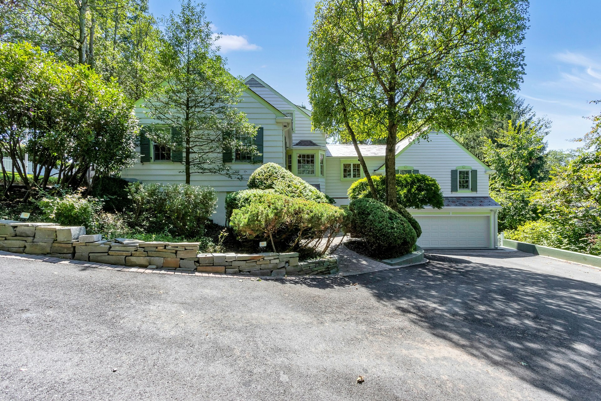 48 S Woodland Street