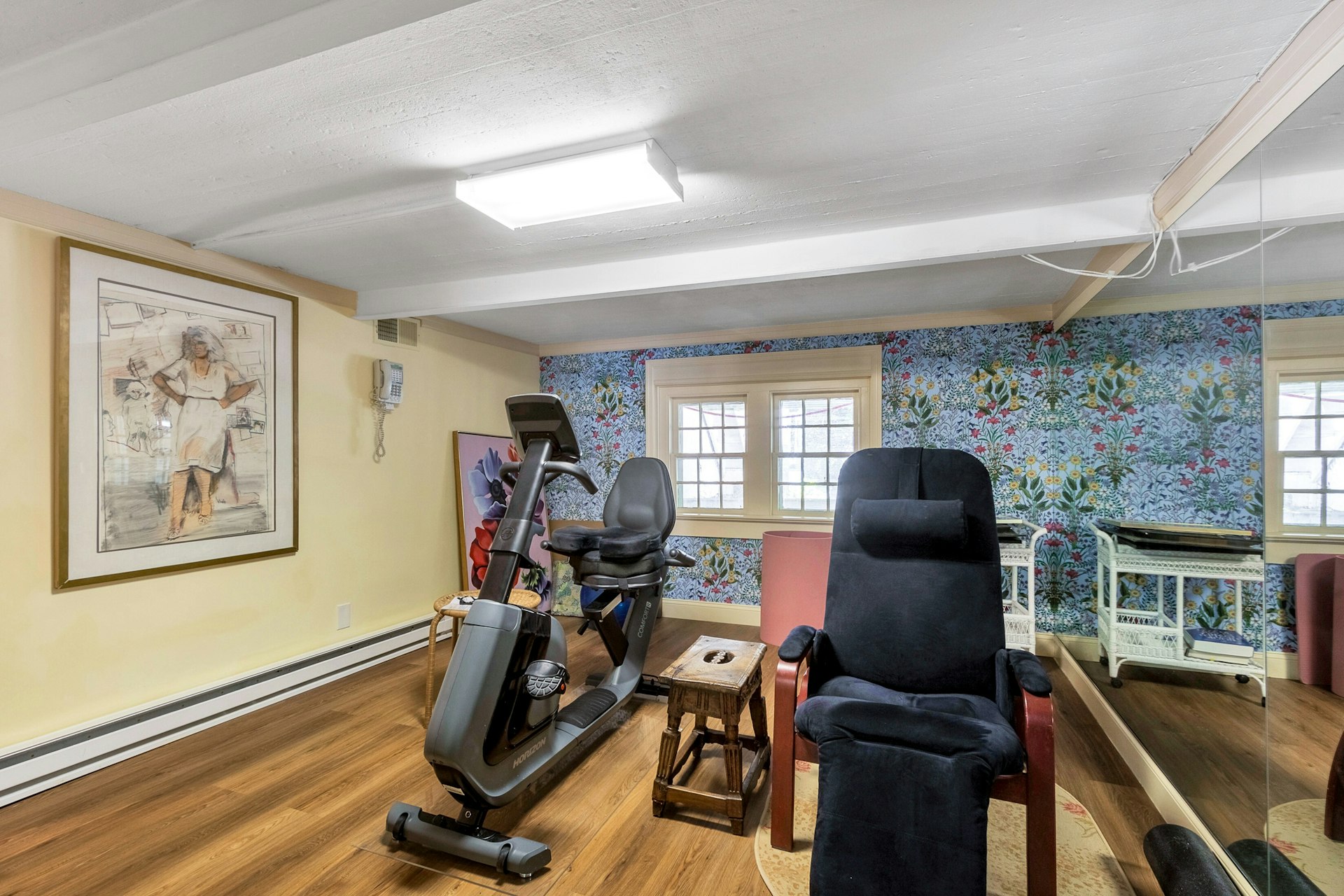 48 S Woodland Street