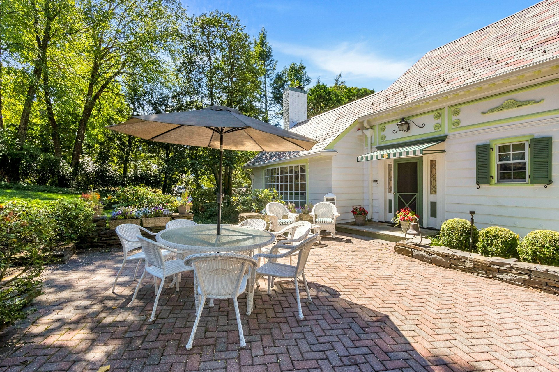 48 S Woodland Street