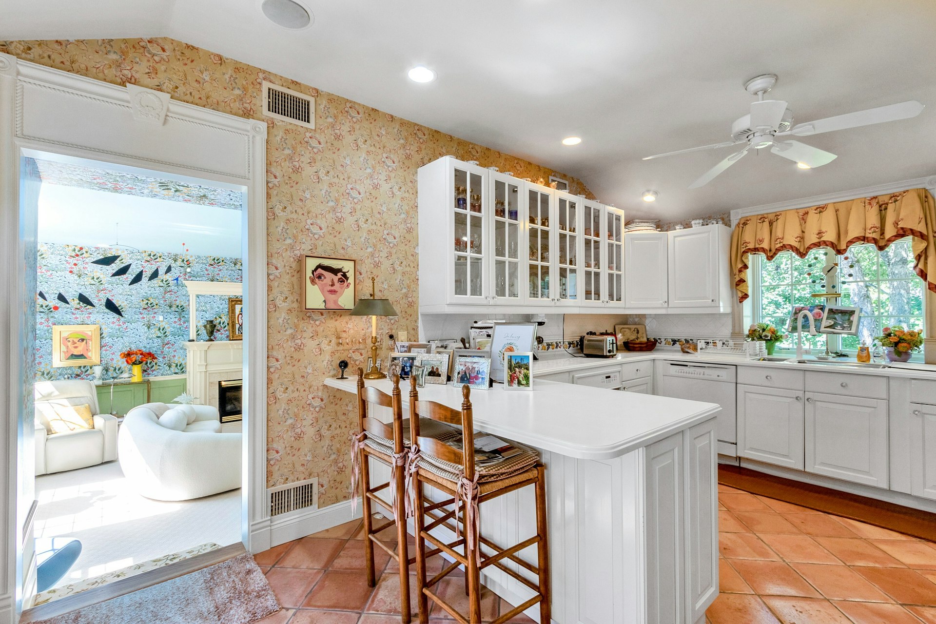 48 S Woodland Street