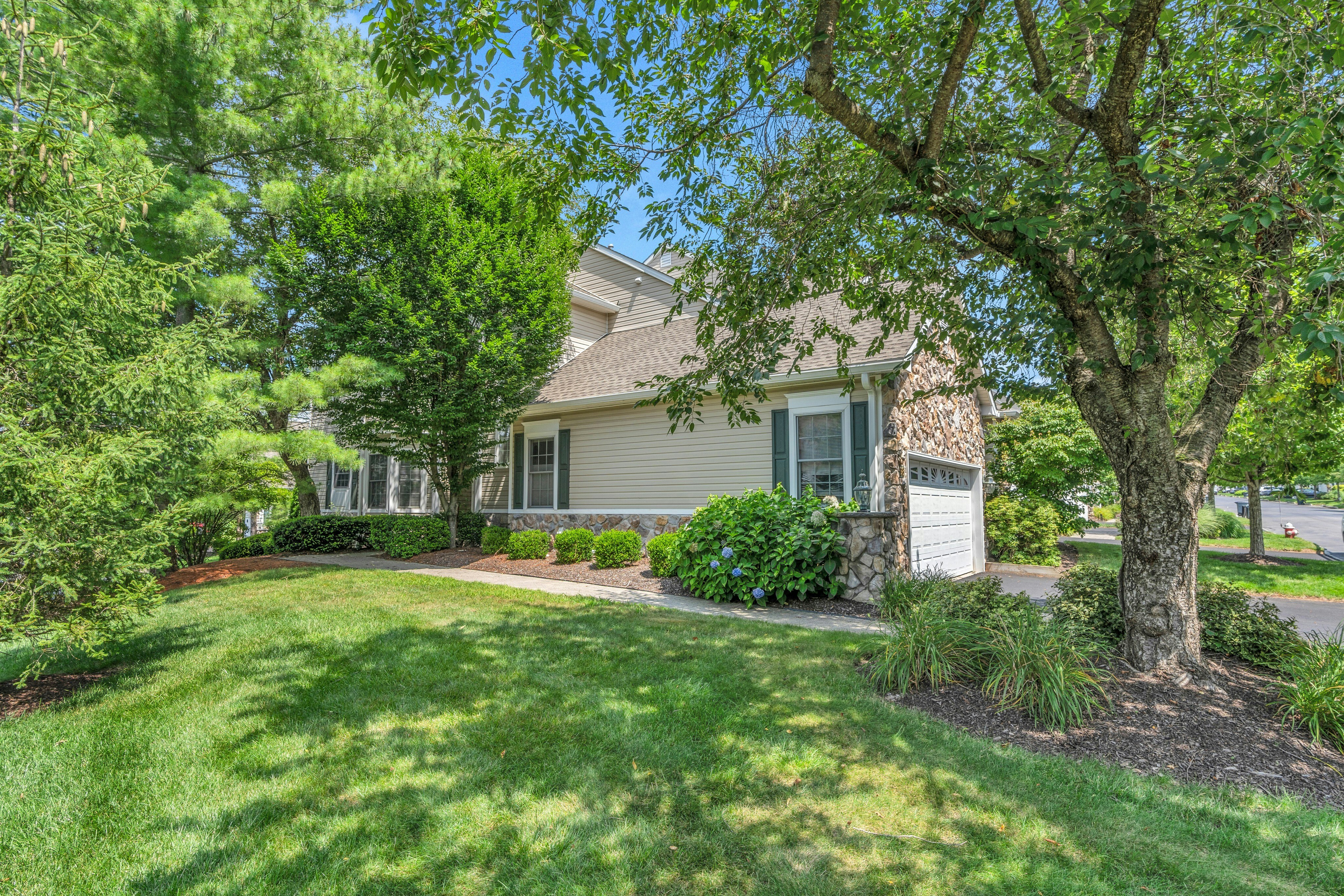 98 Winged Foot Drive 