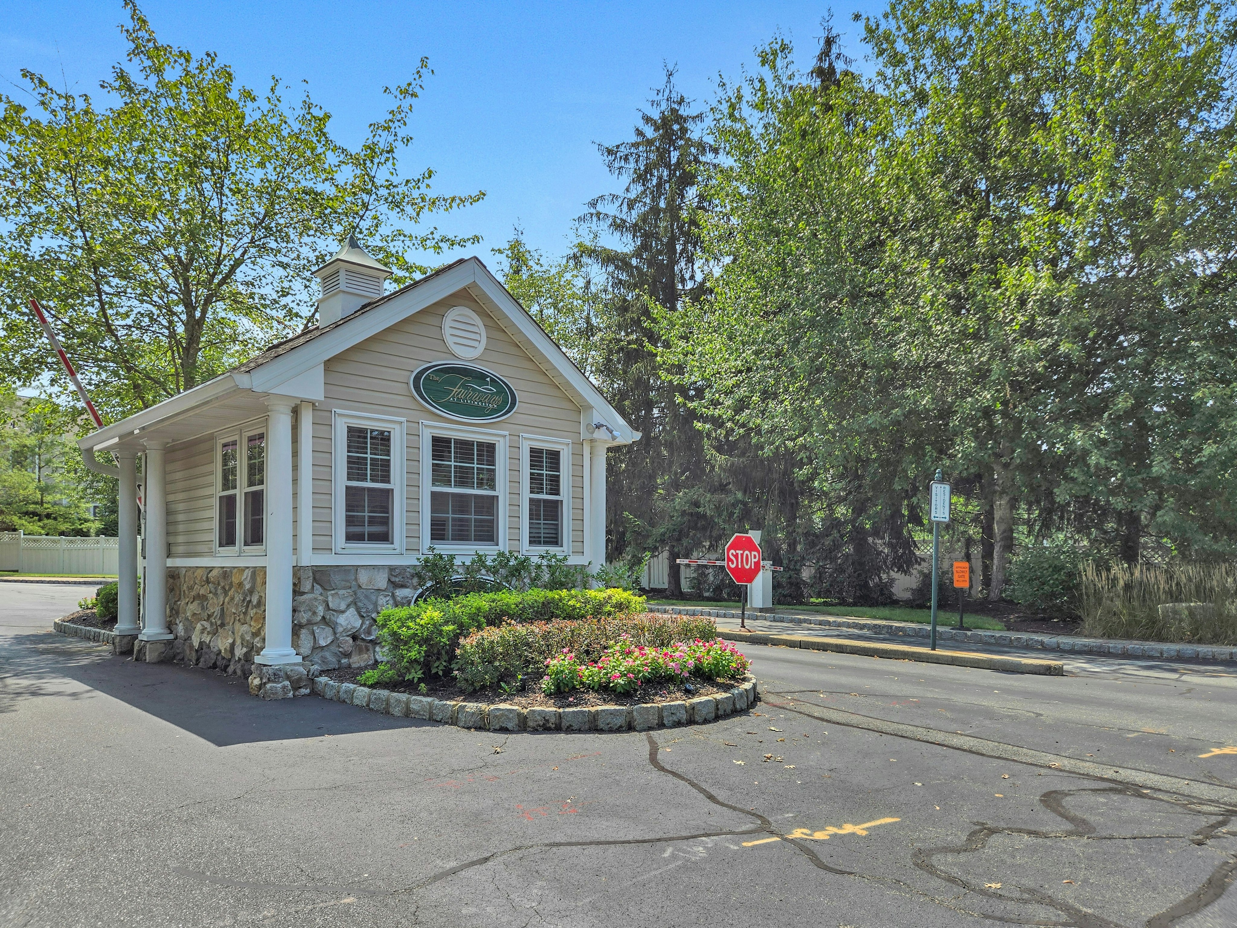 98 Winged Foot Drive 