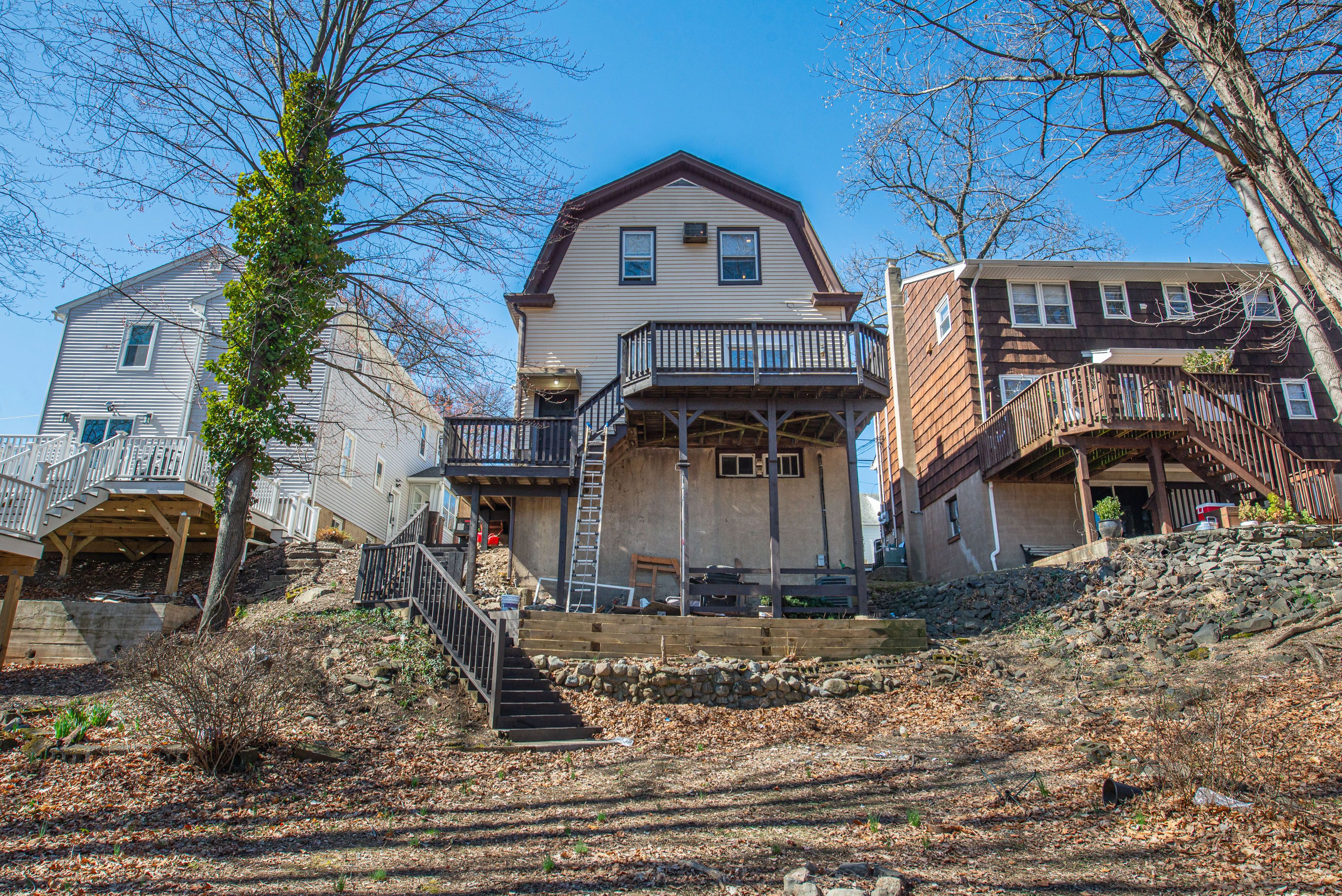 16 Coolidge Place 