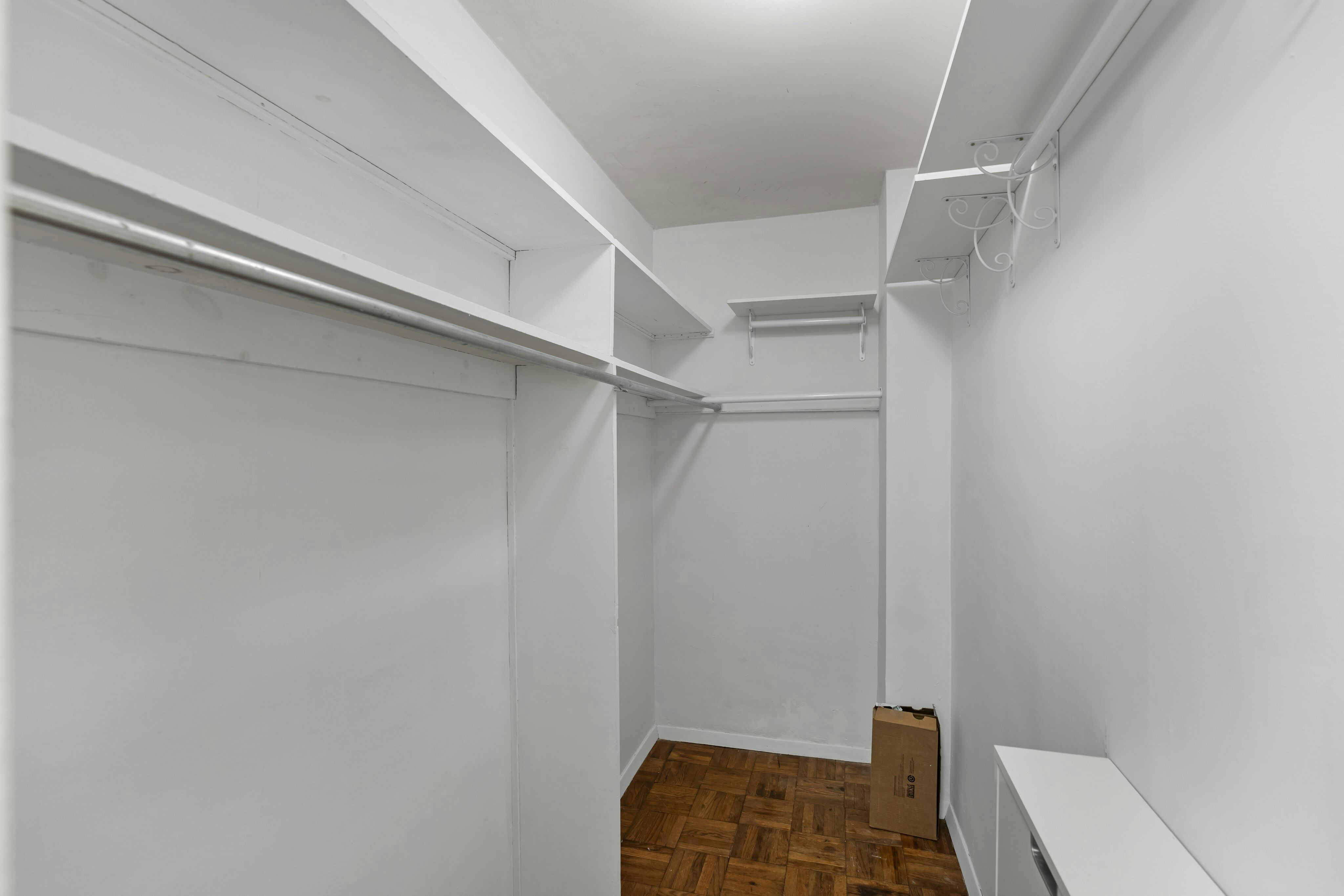 2000 Linwood Avenue Unit# #18M