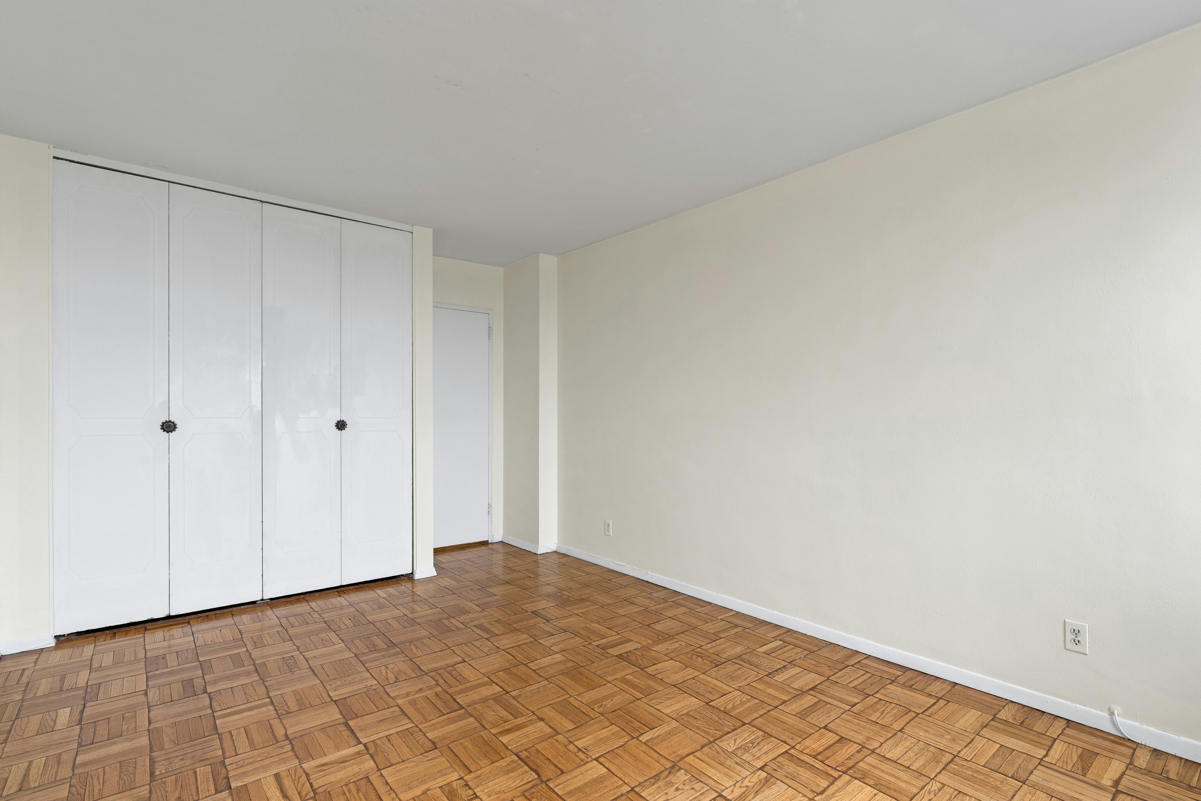 2000 Linwood Avenue Unit# #18M