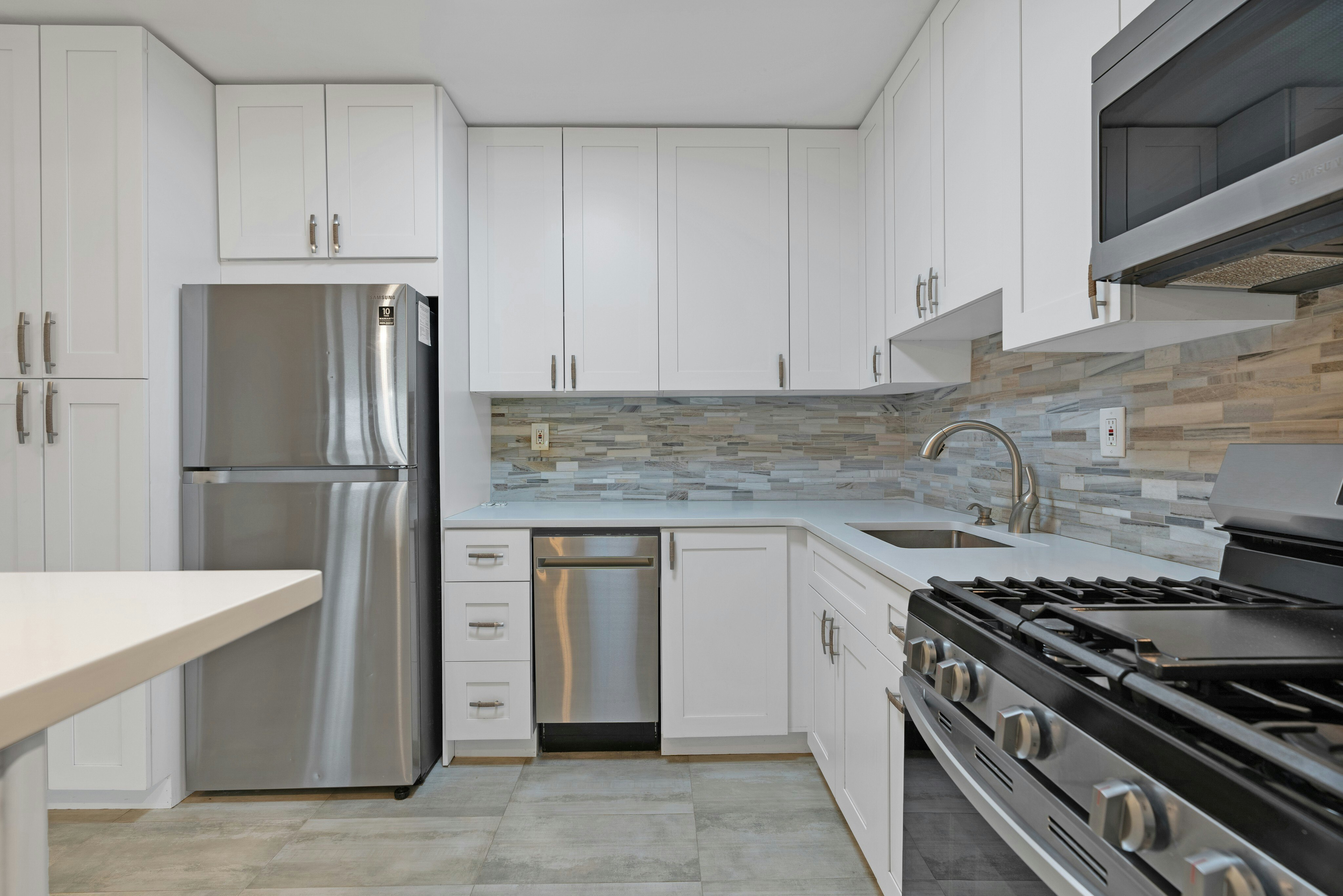 2000 Linwood Avenue Unit# #18M