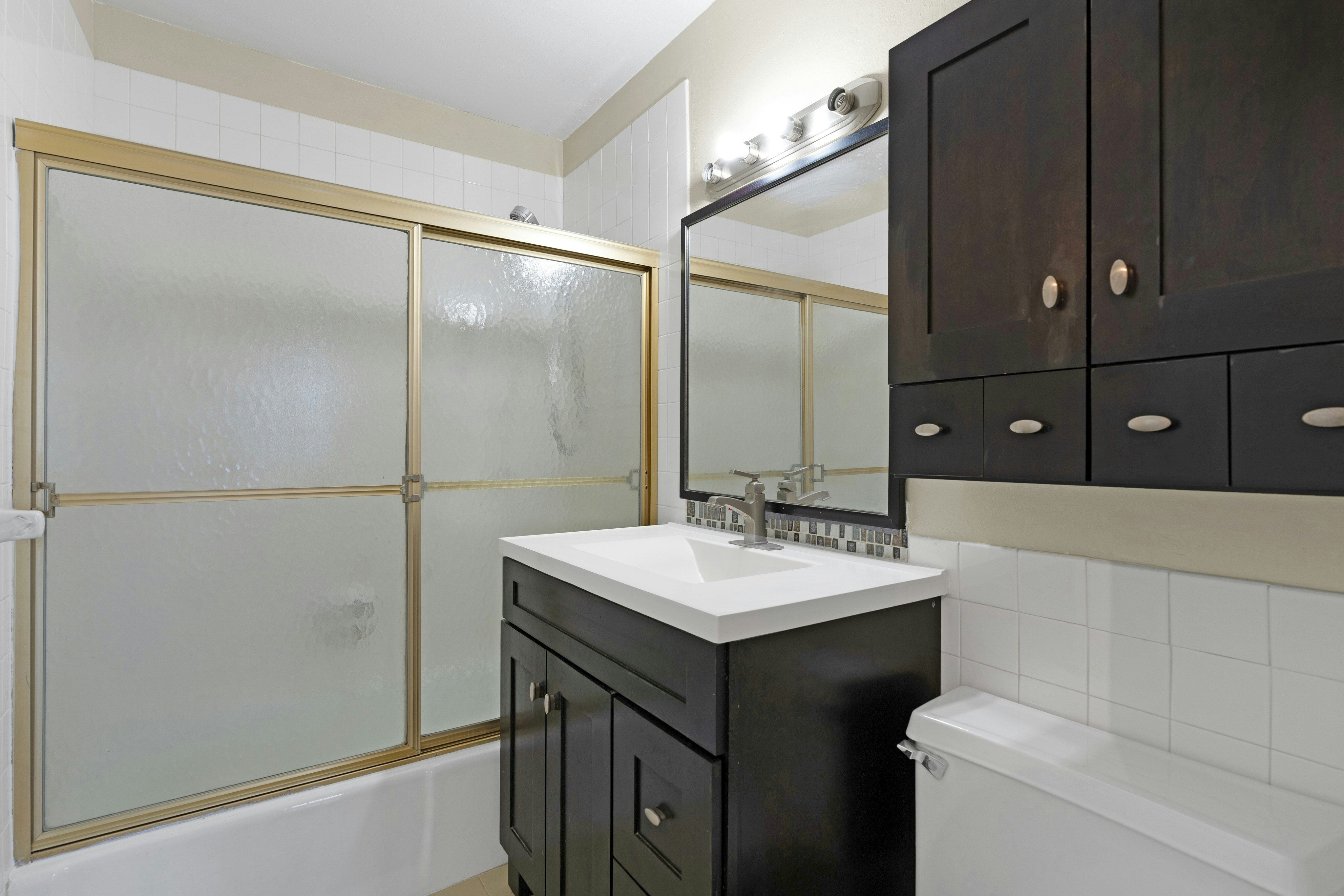 2000 Linwood Avenue Unit# #18M