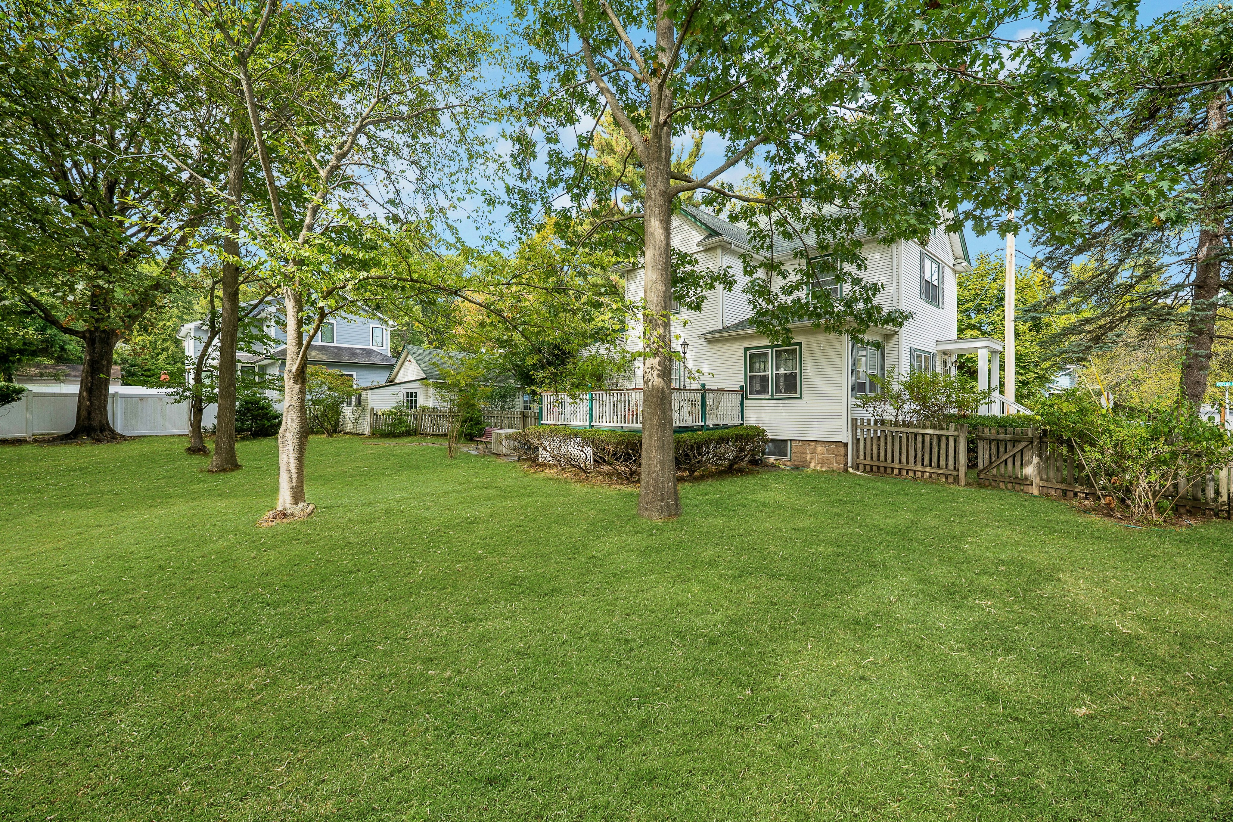 61 Jefferson Avenue 