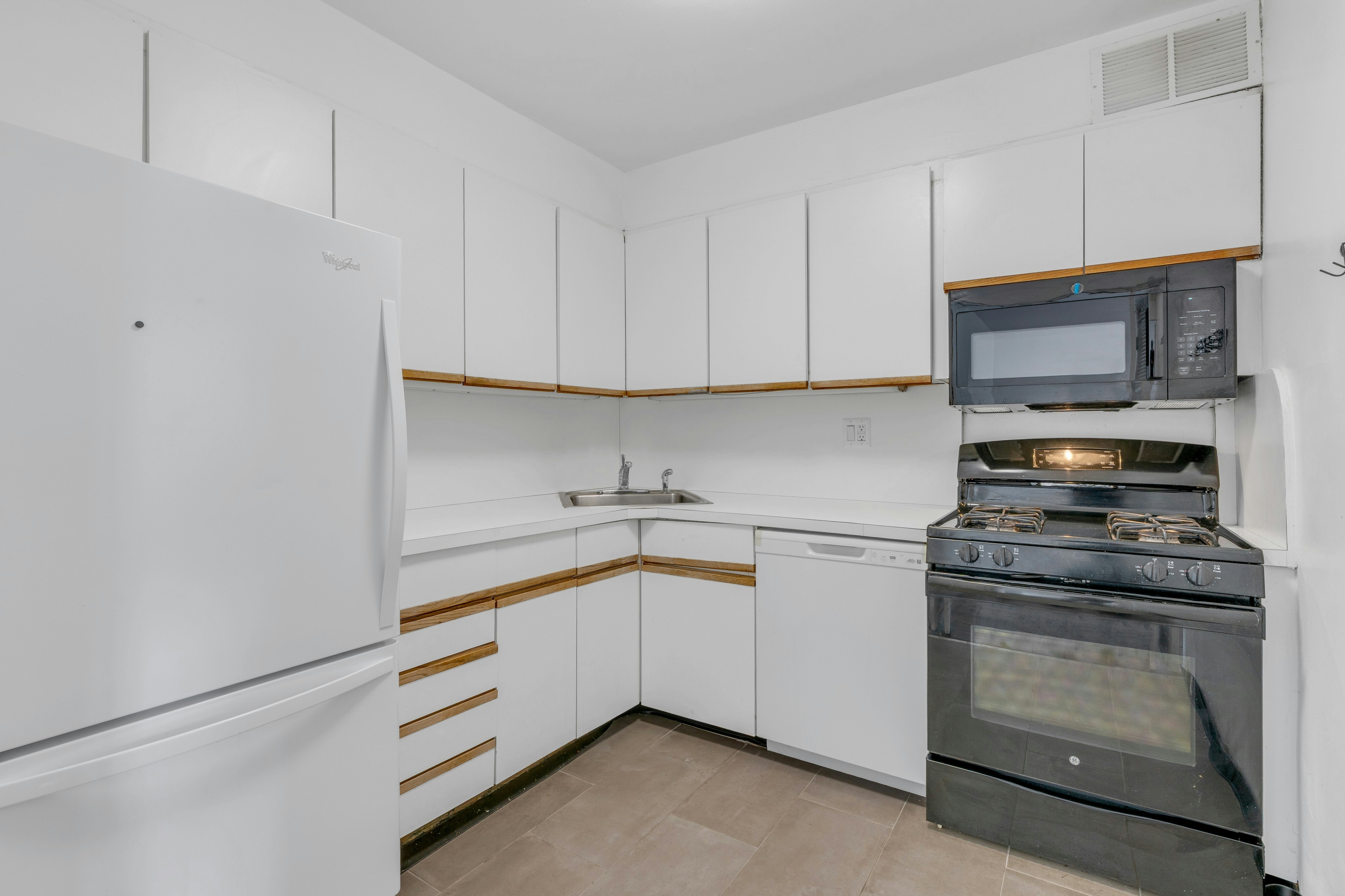 2000 Linwood Ave #6M 