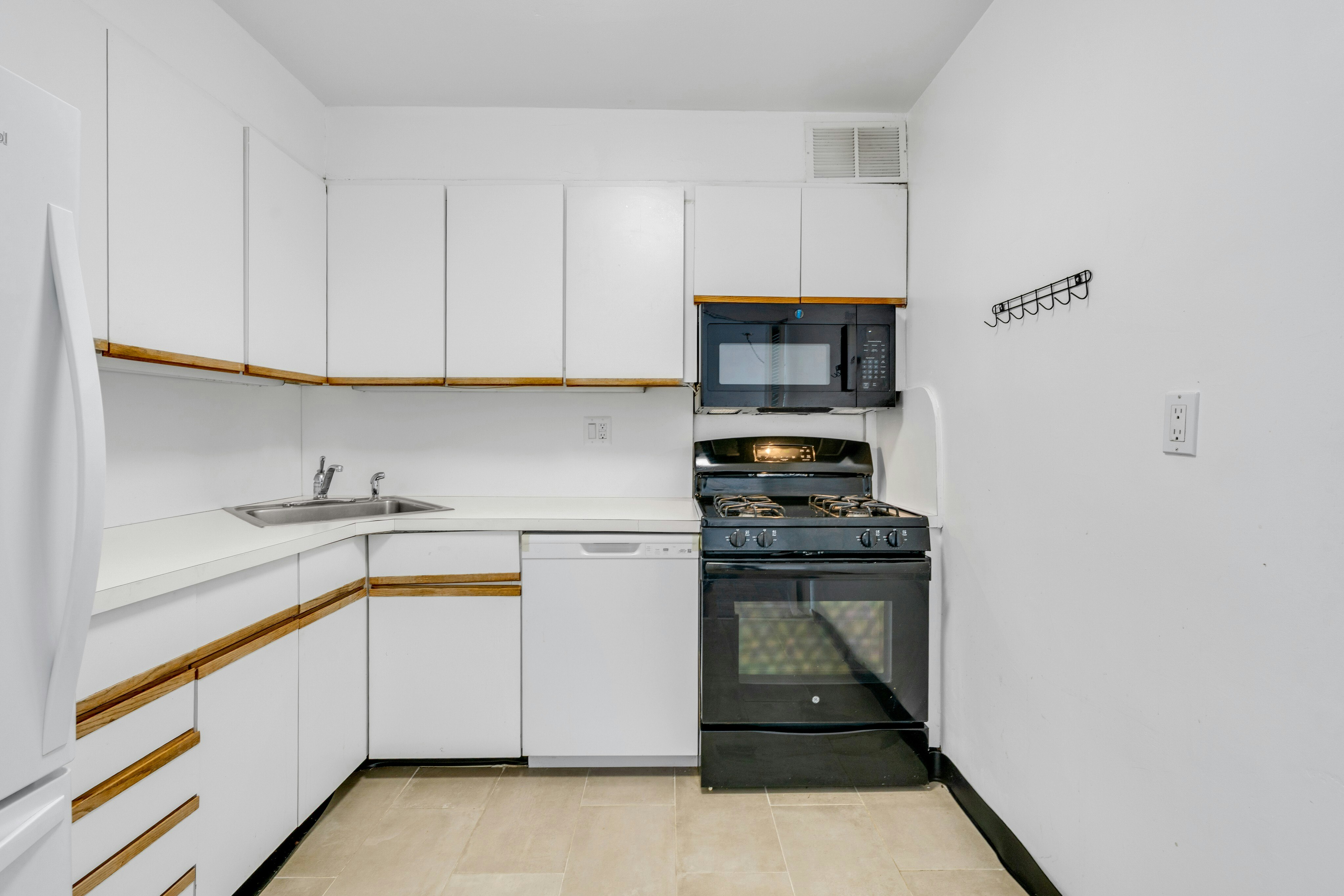 2000 Linwood Ave #6M 