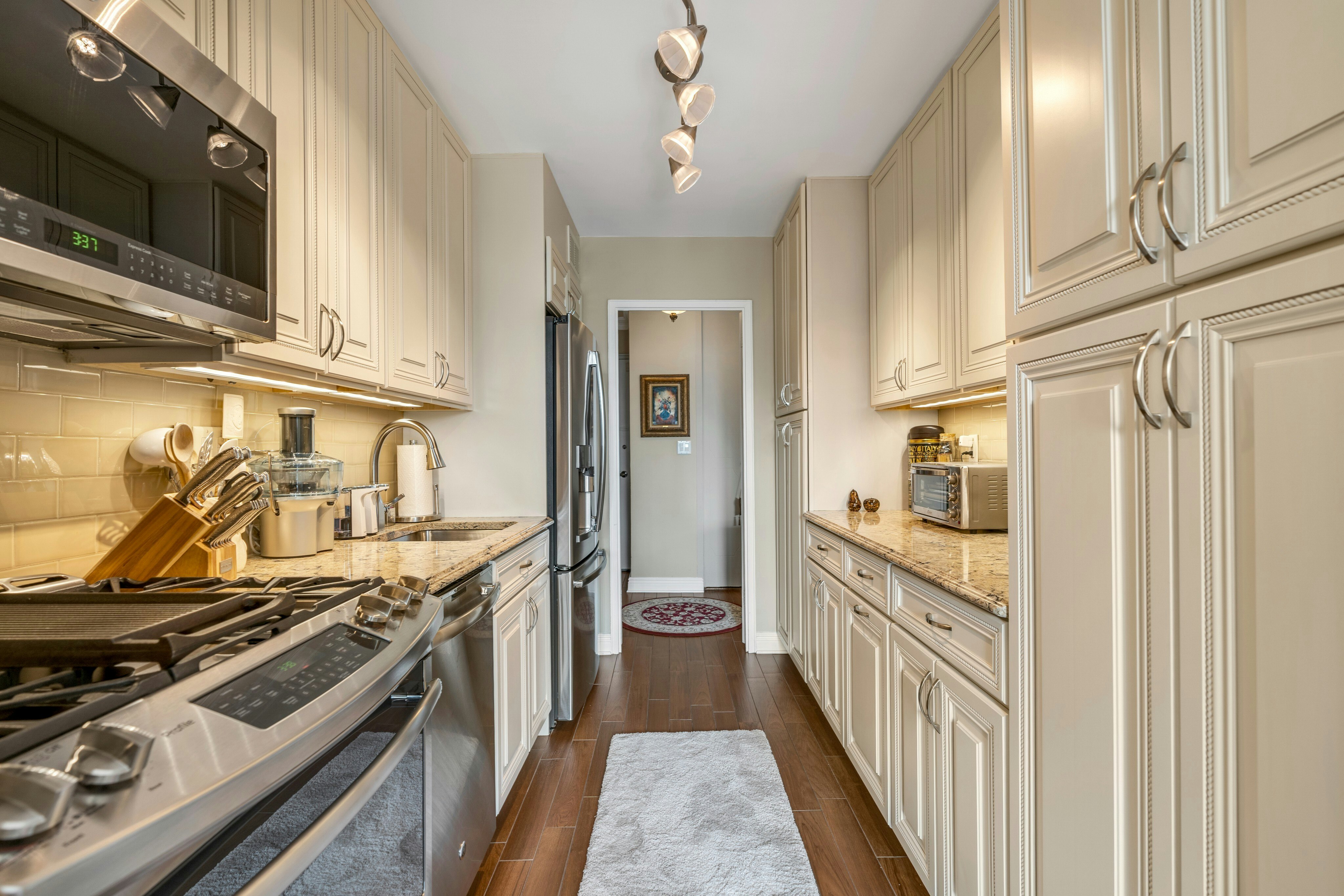 2000 Linwood Ave 3K 