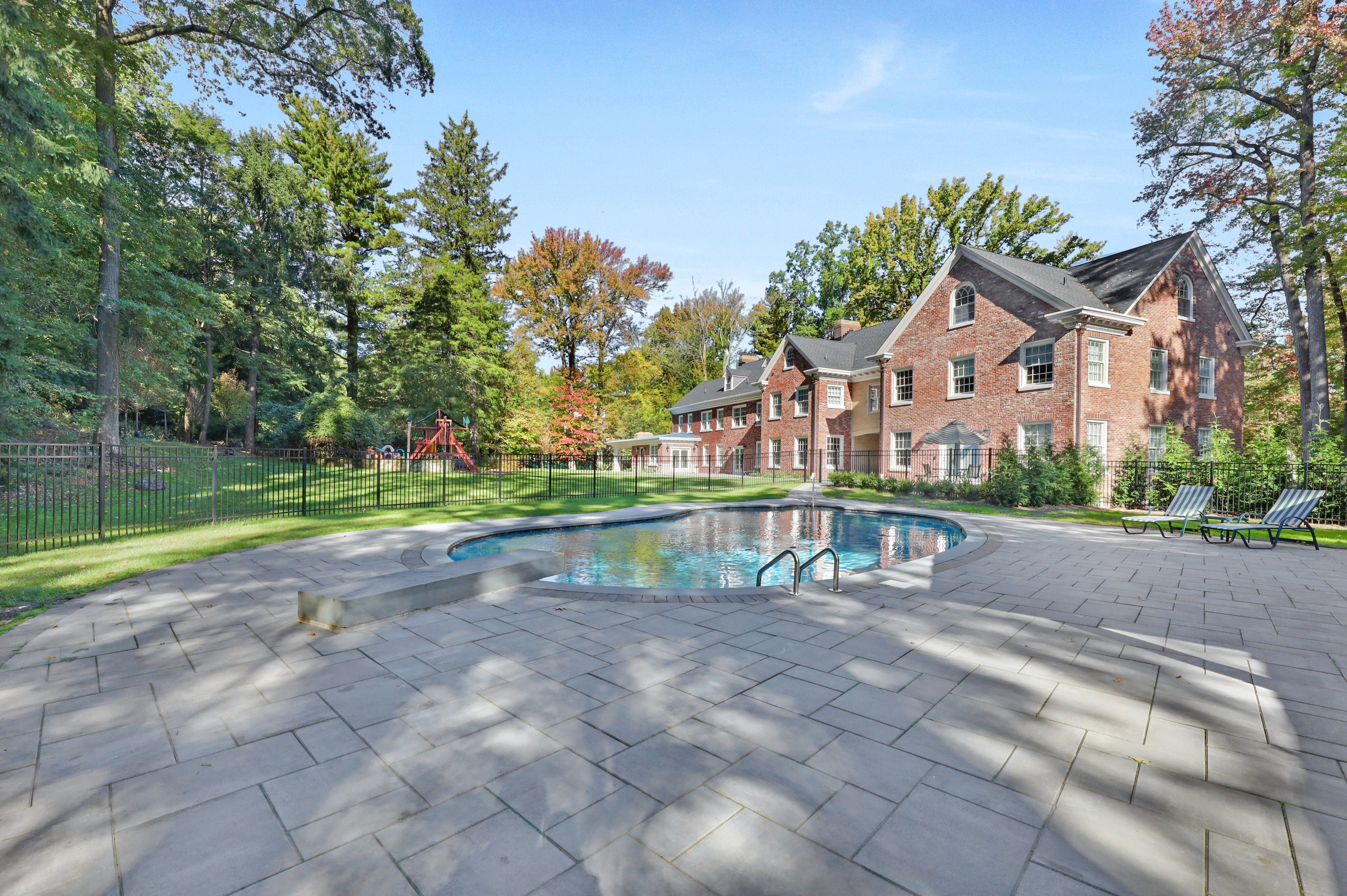 292 Maple Street