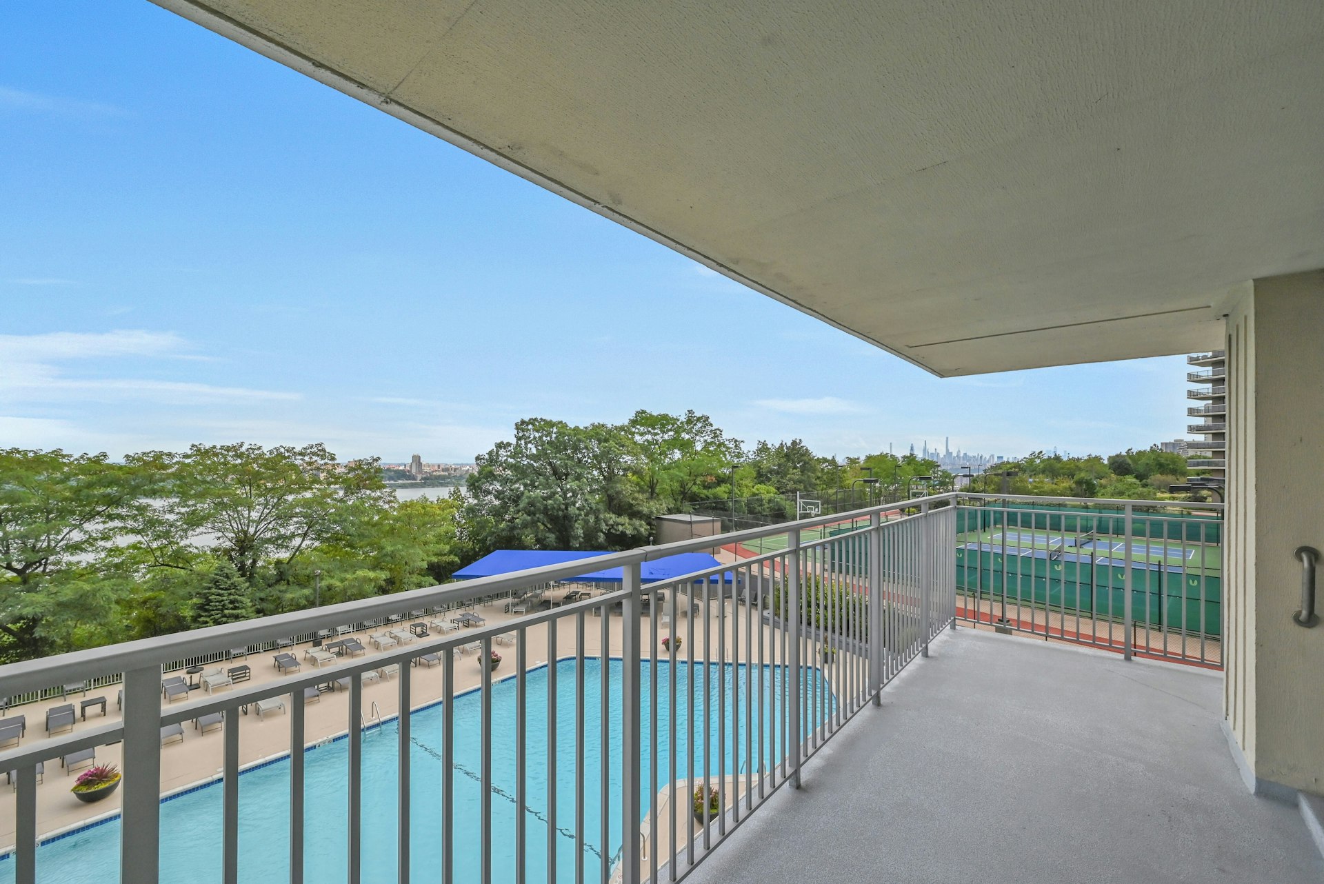 1530 Palisade Avenue 1L