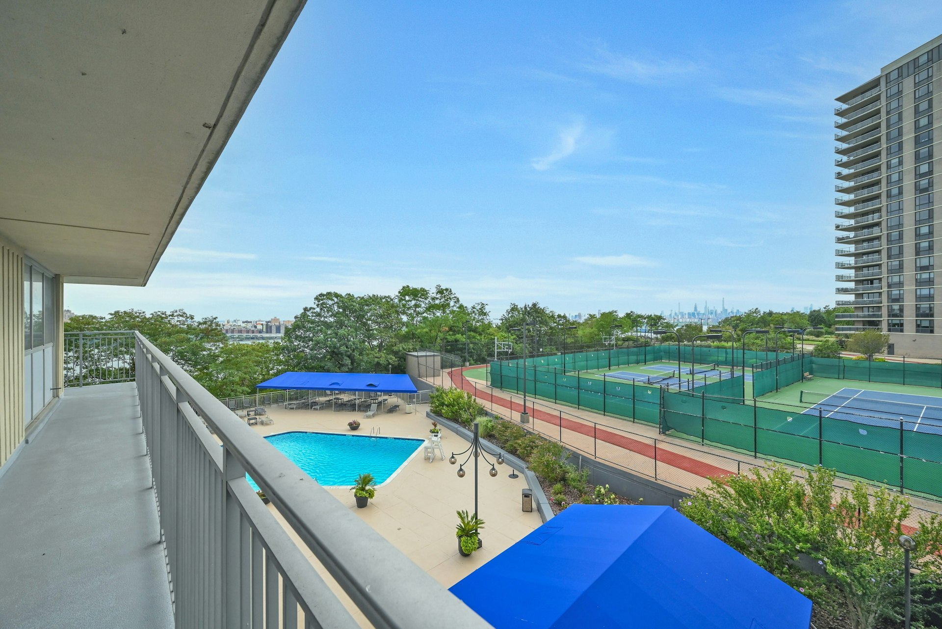 1530 Palisade Avenue 1L