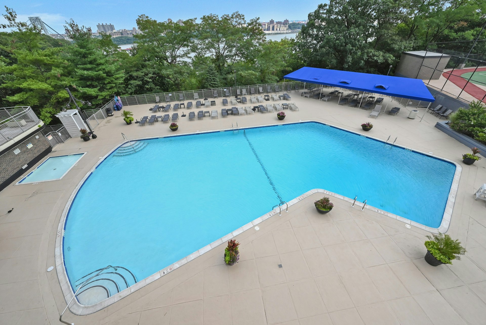 1530 Palisade Avenue 1L