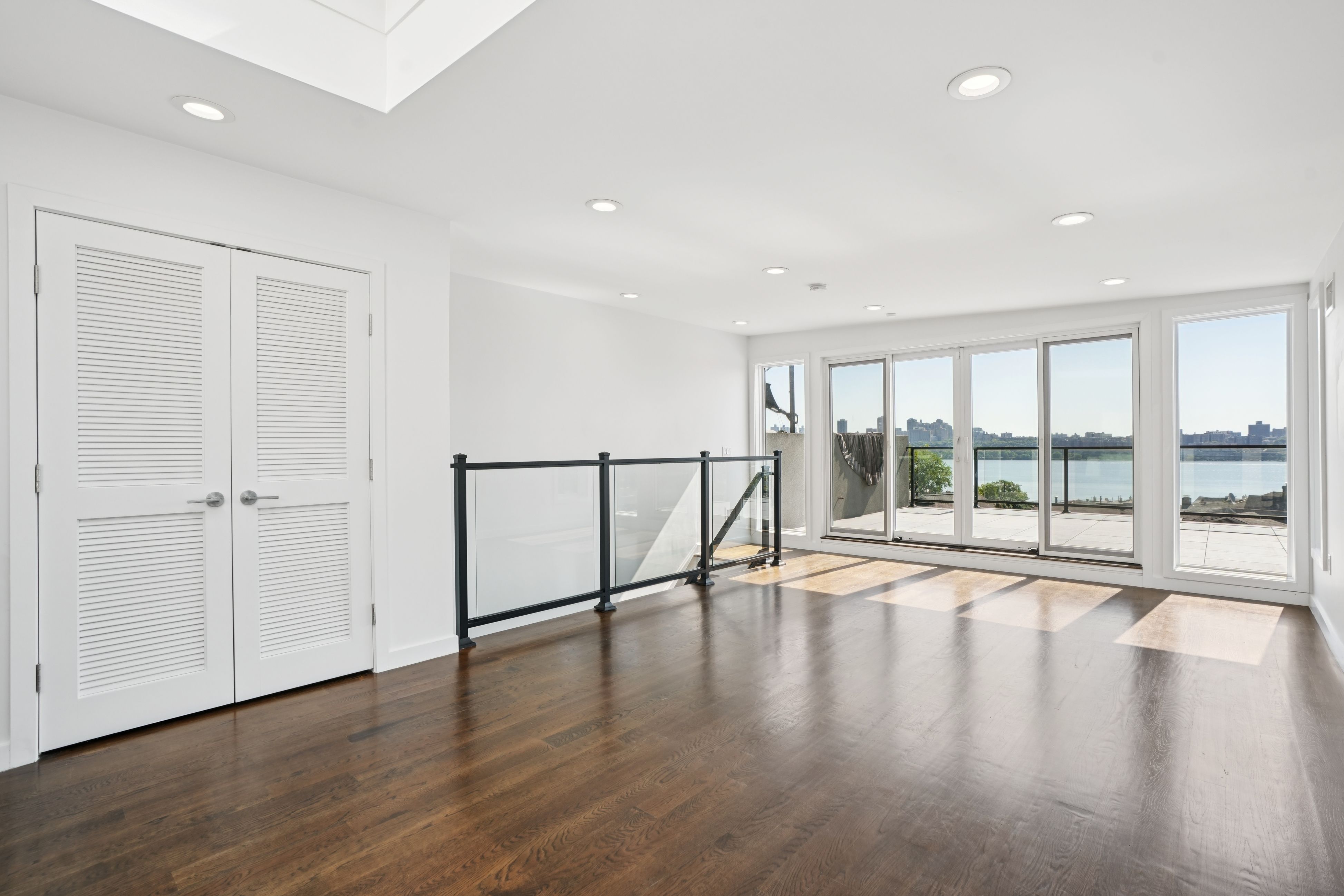 714 Undercliff Avenue Unit# 714