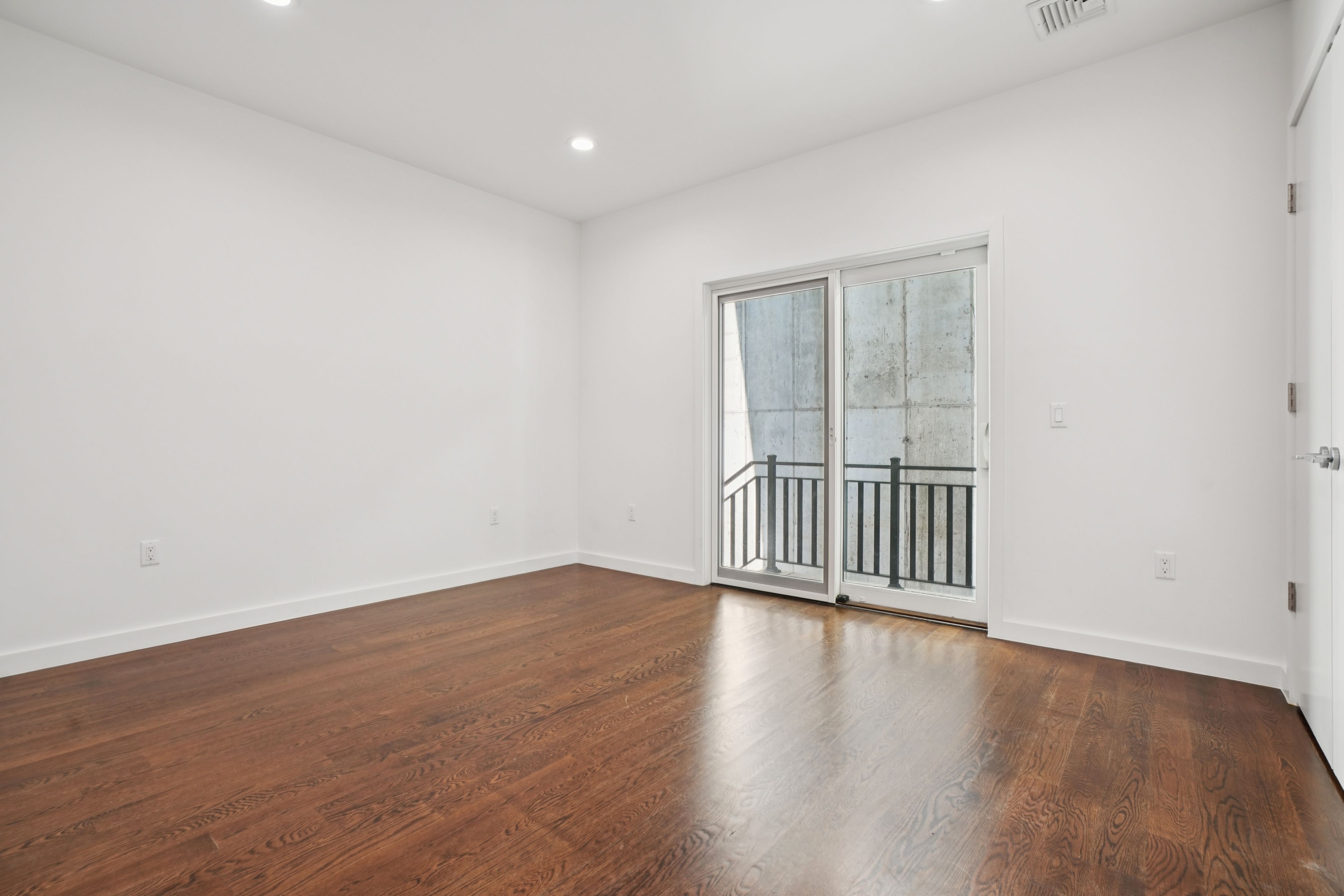 714 Undercliff Avenue Unit# 714