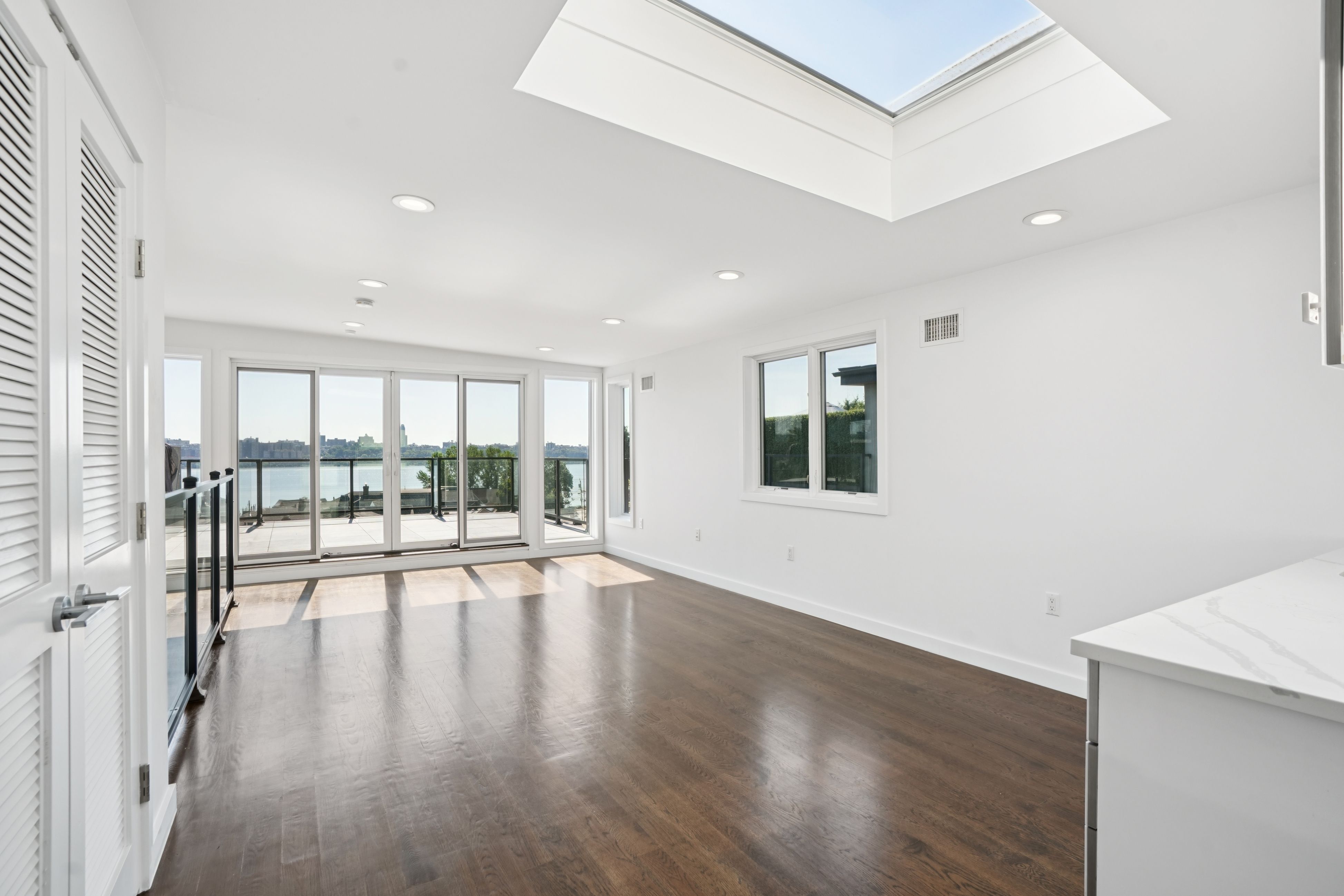 714 Undercliff Avenue Unit# 714