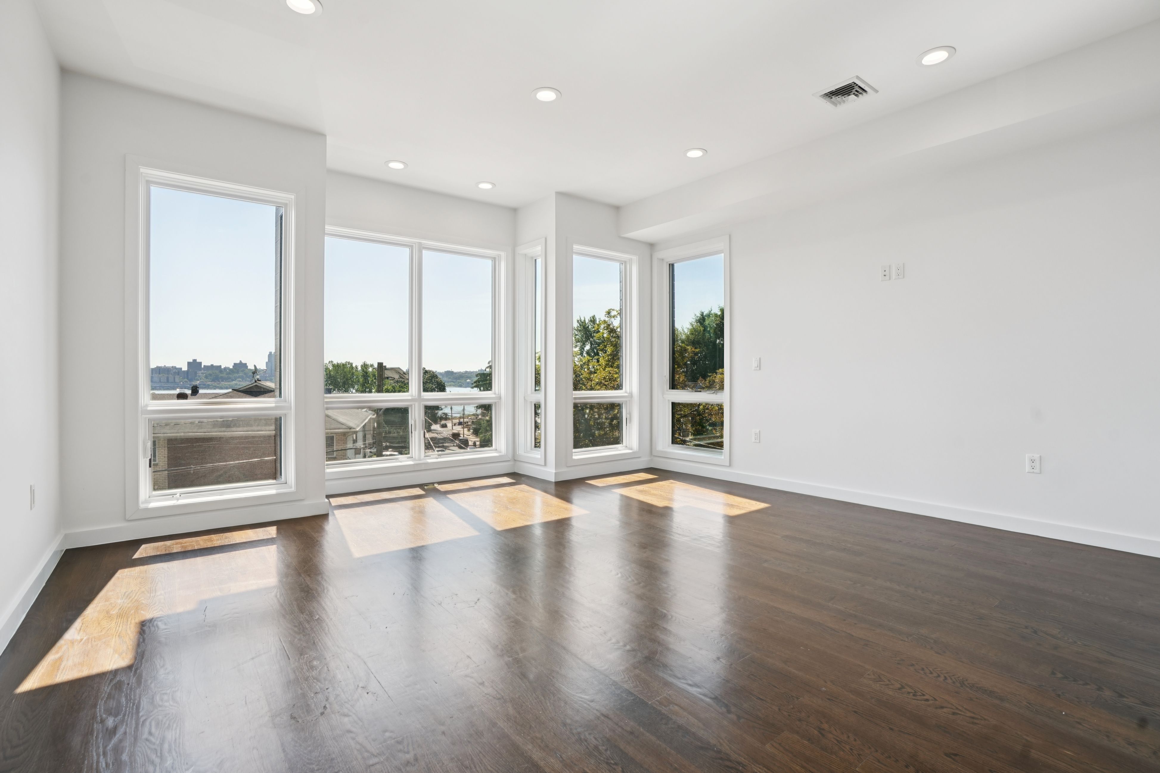 714 Undercliff Avenue Unit# 714