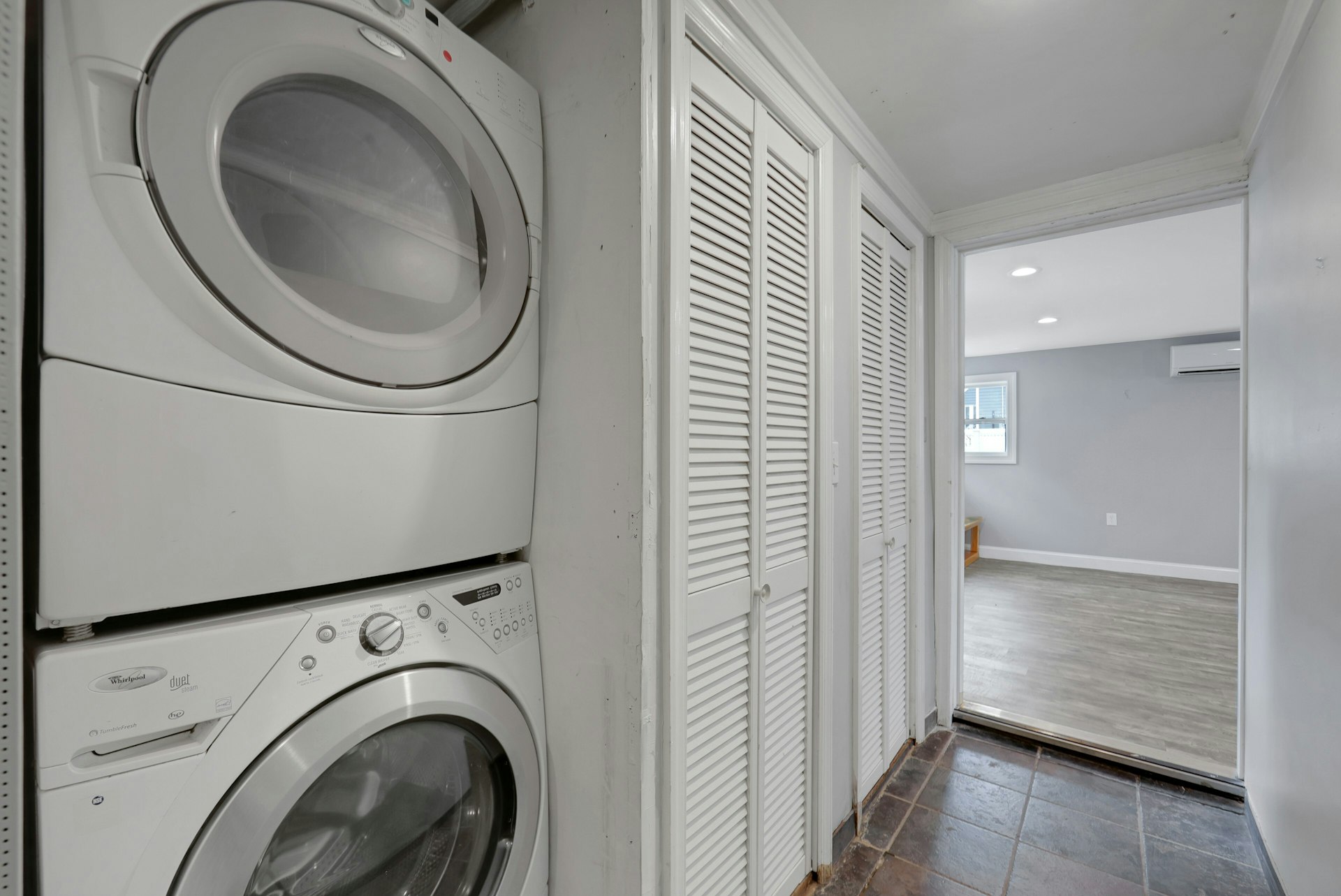 556 Sandra Place 