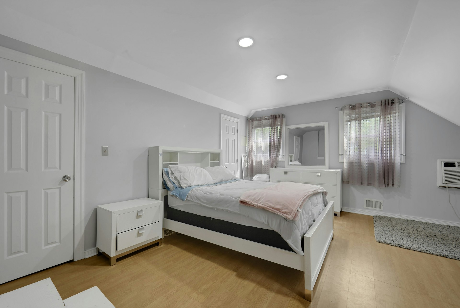 556 Sandra Place 