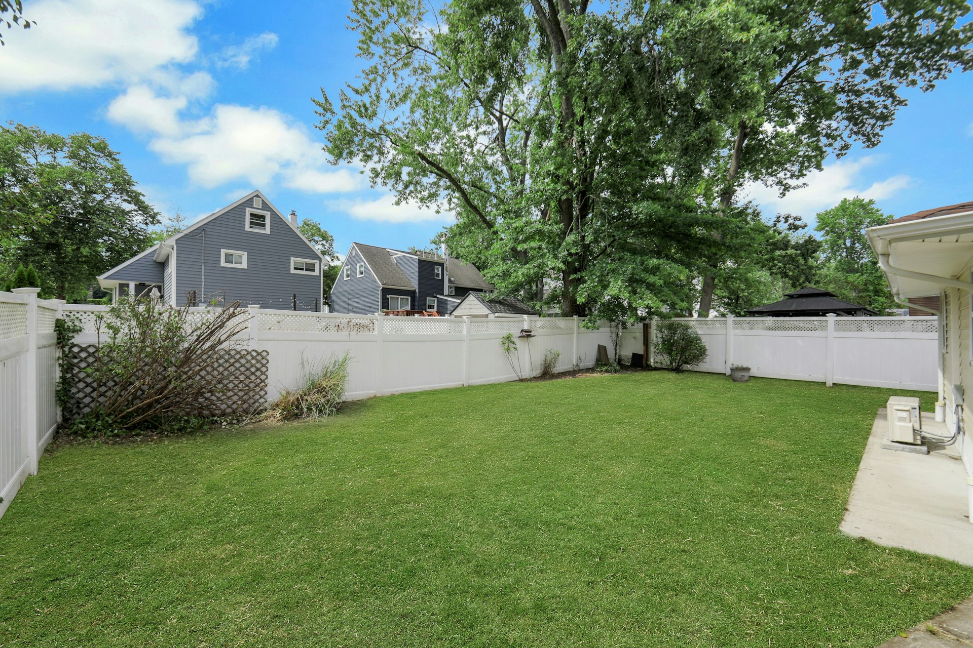 556 Sandra Place 