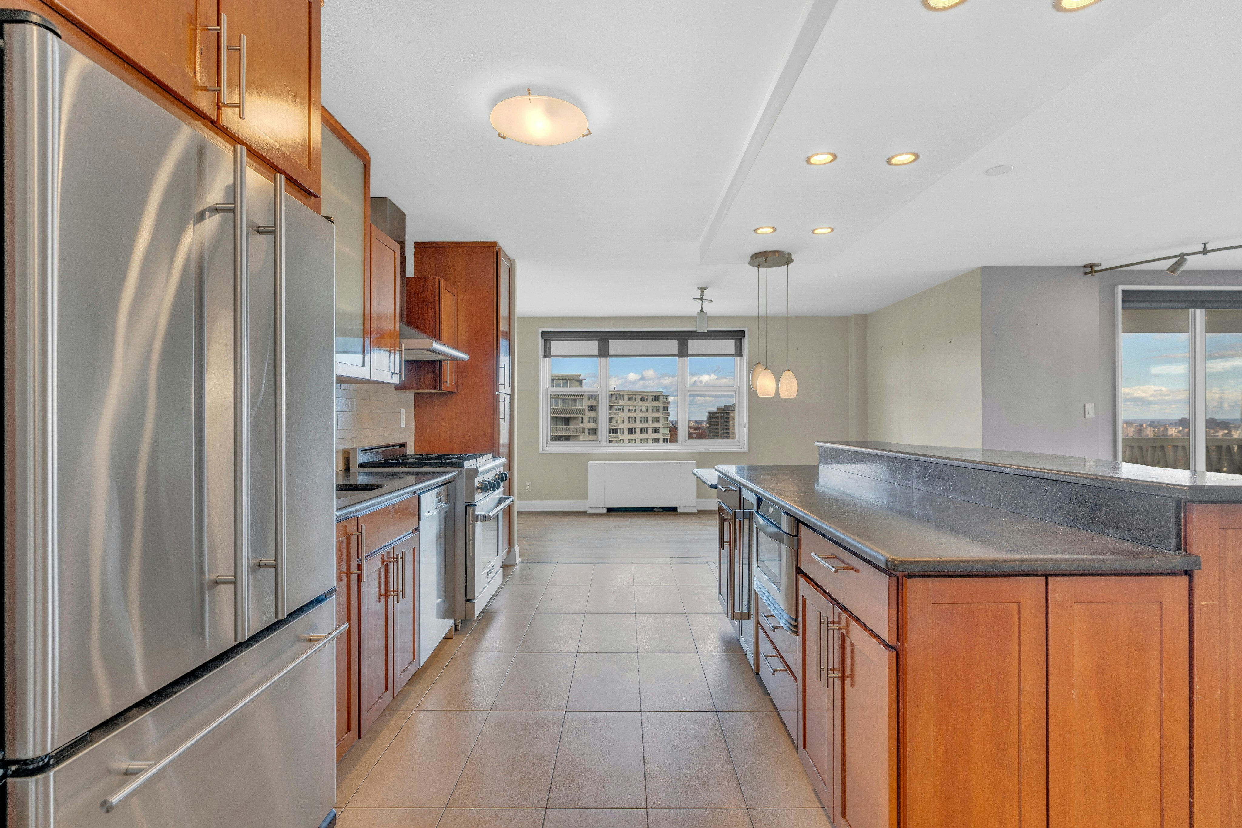 2000 Linwood Avenue #21S 