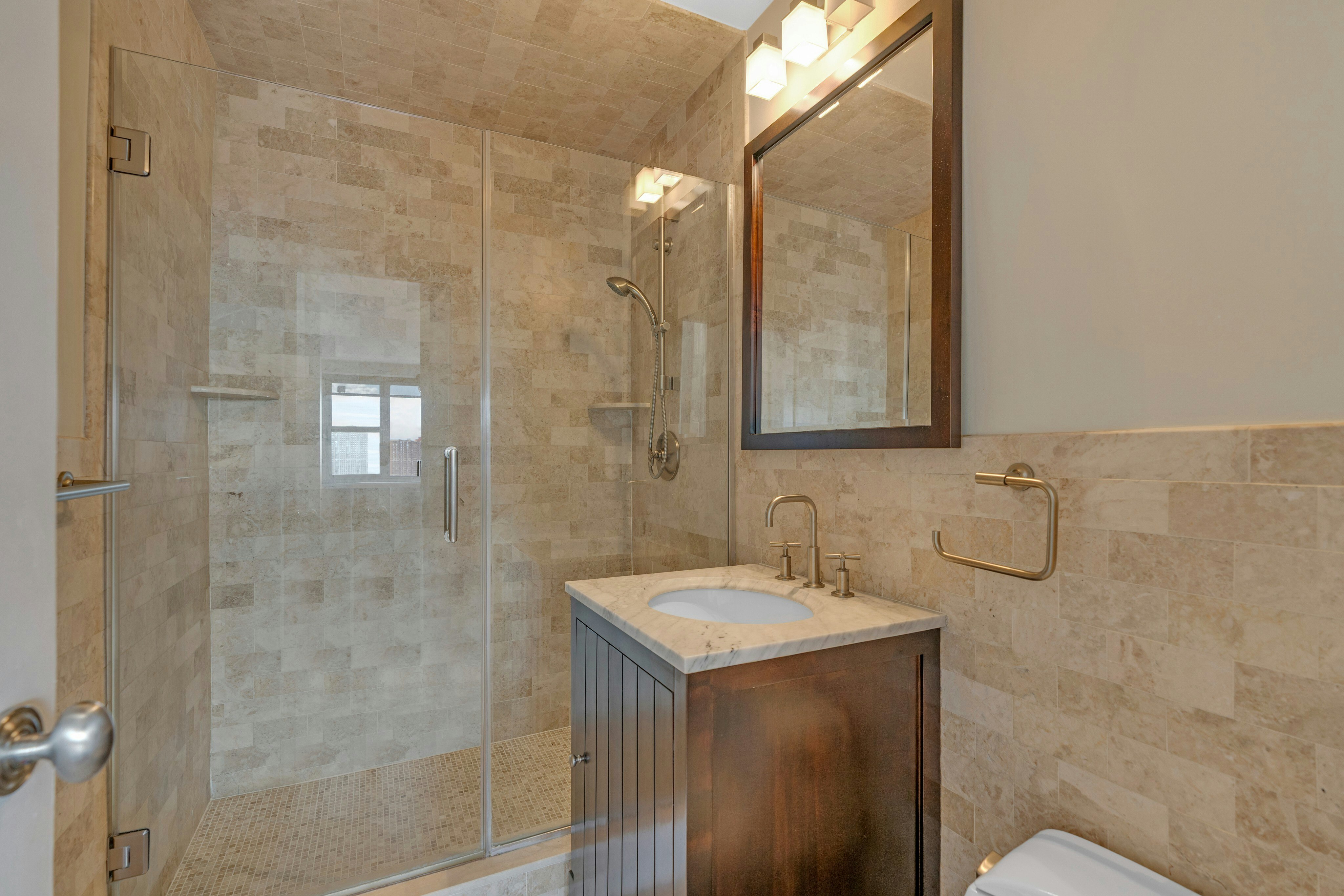 2000 Linwood Avenue #21S 