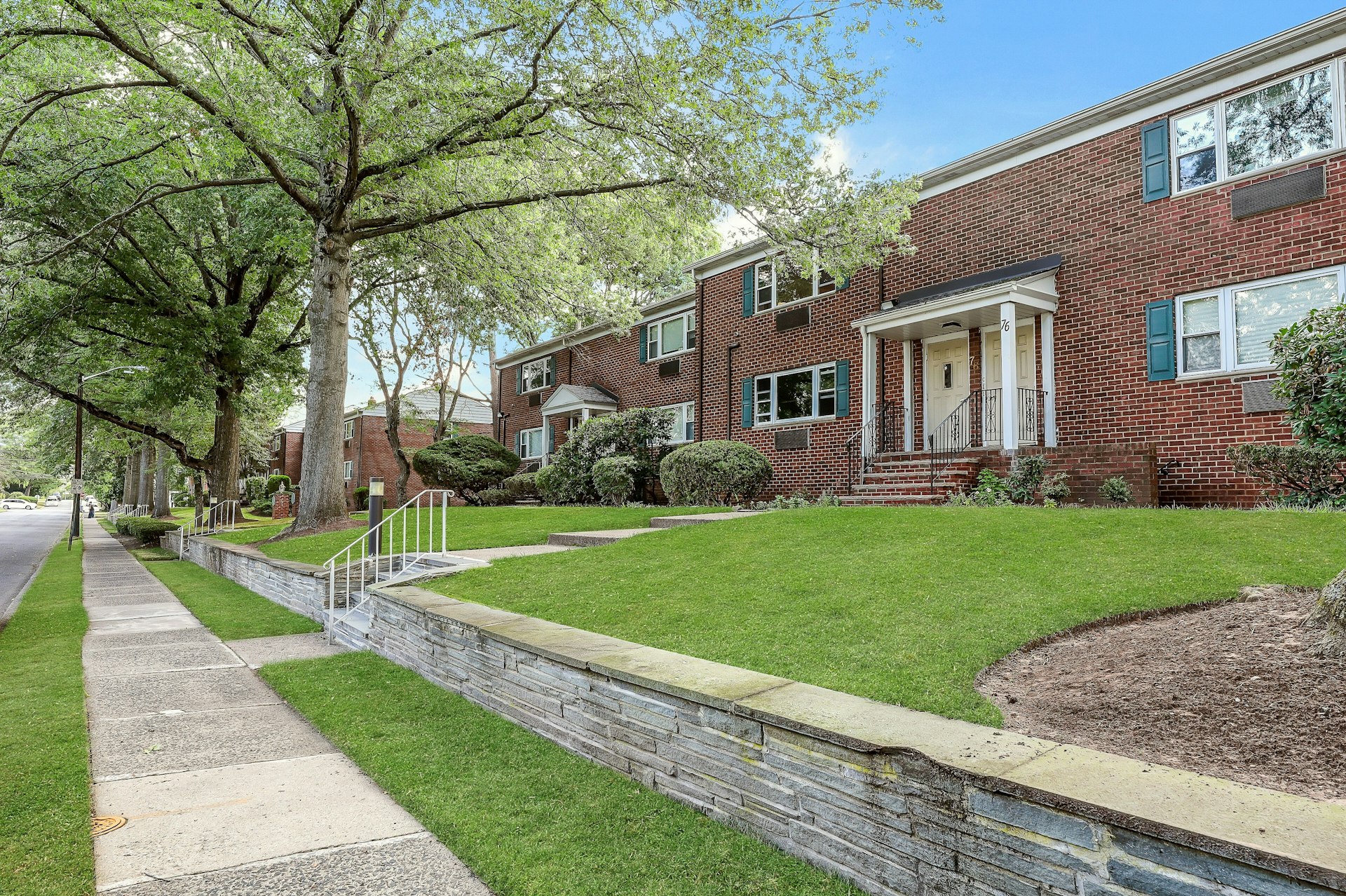 76 Franklin Ave Unit B