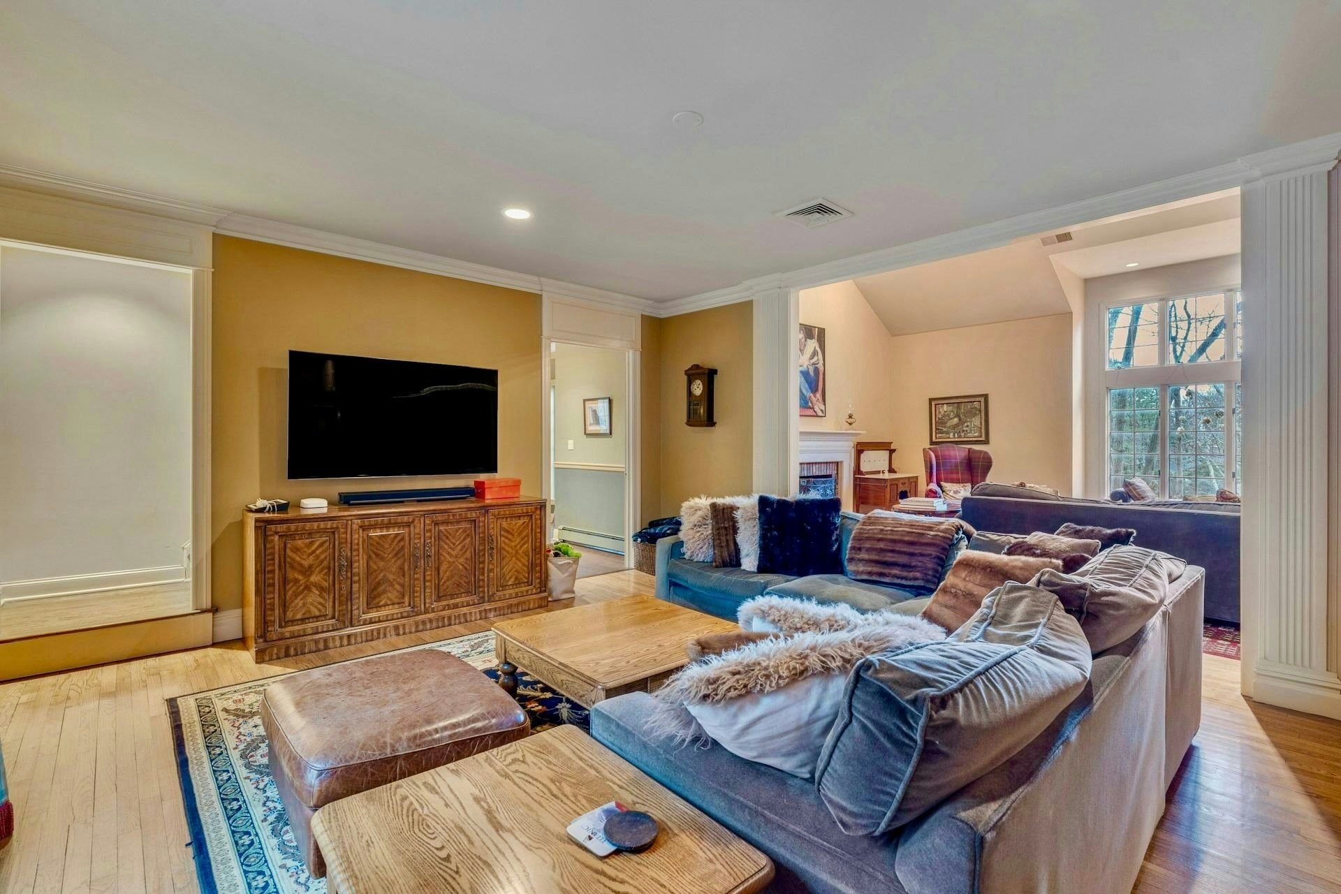 717 Ashmont Rd 