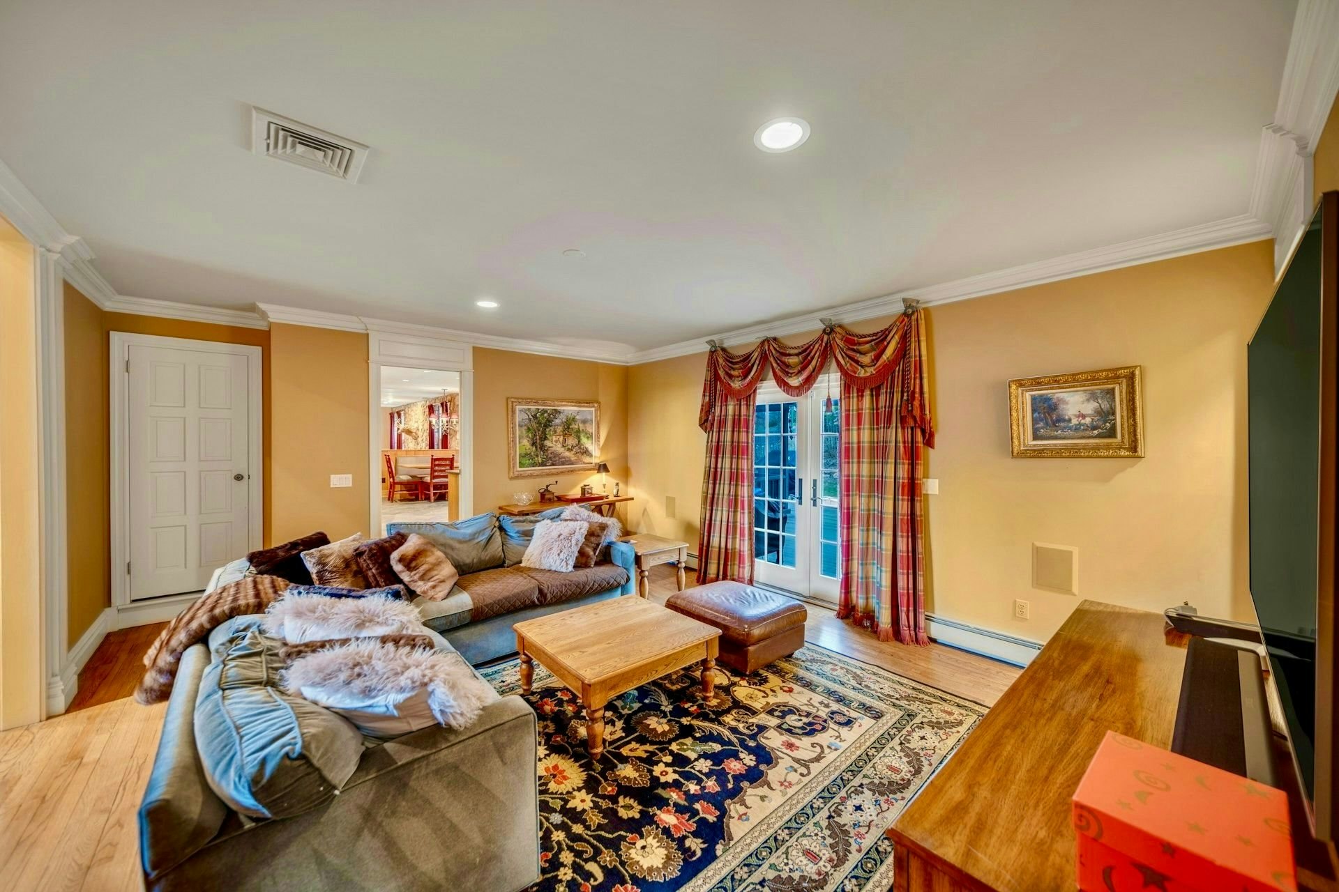 717 Ashmont Rd 