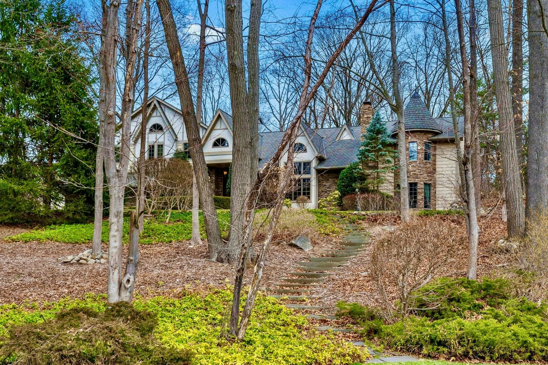 717 Ashmont Rd 